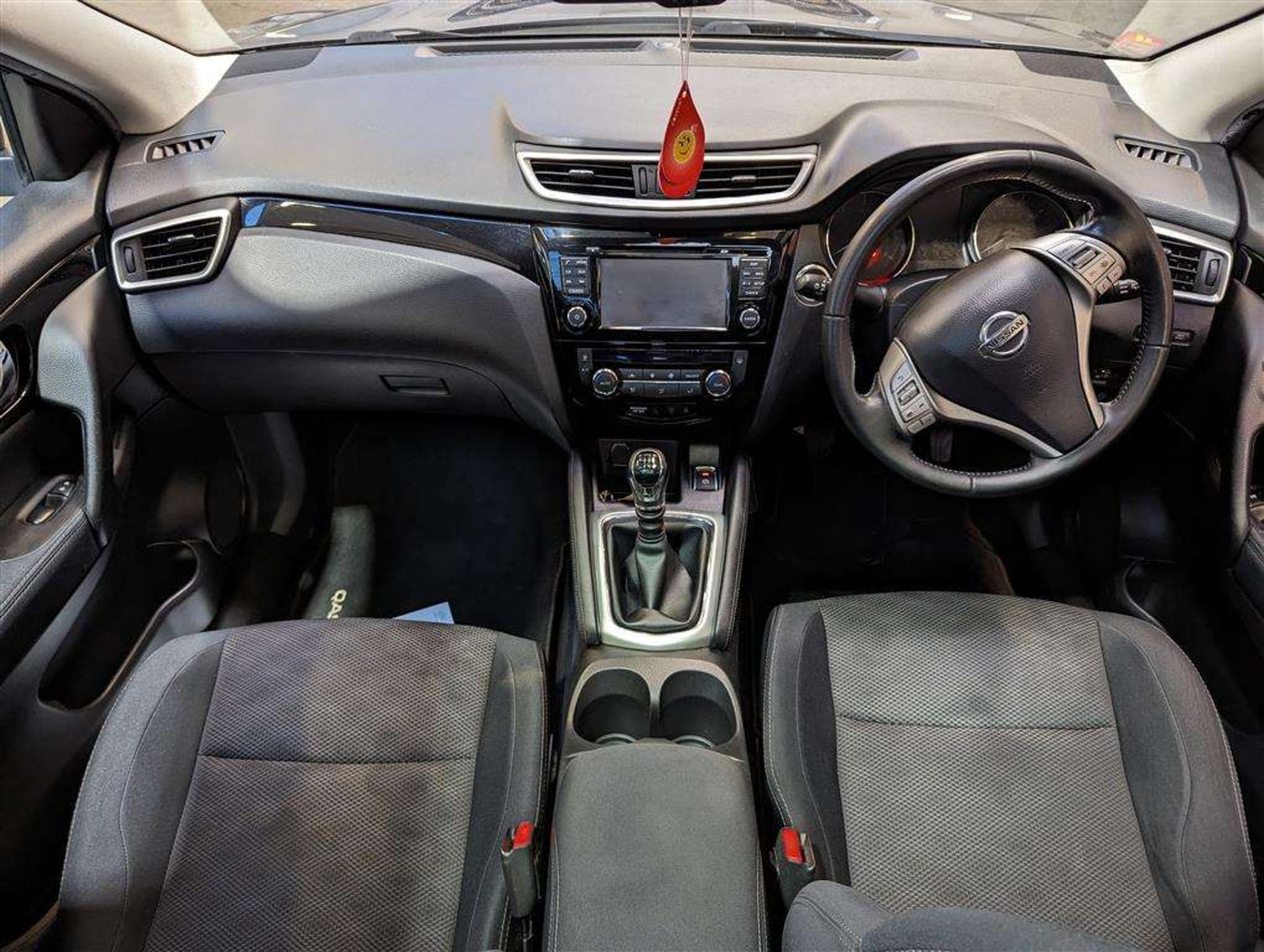 2015 NISSAN QASHQAI N-TEC + DCI - Image 16 of 30