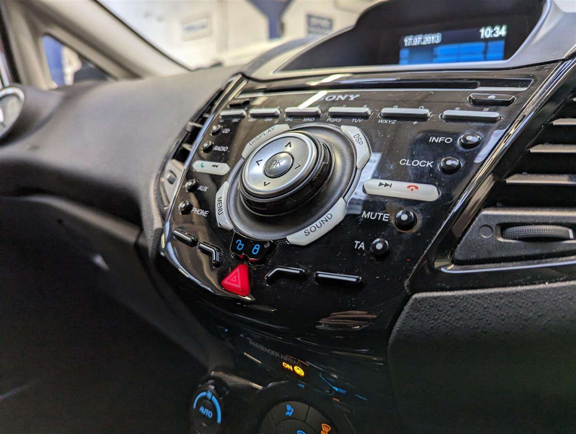 2013 FORD FIESTA TITANIUM - Image 28 of 29