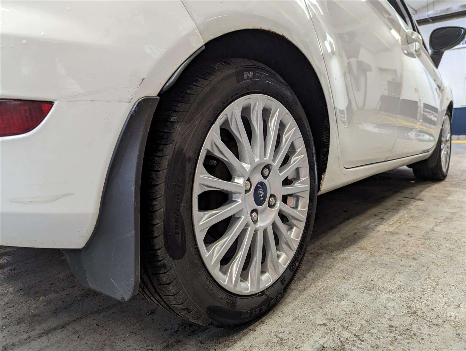 2013 FORD FIESTA TITANIUM - Image 23 of 29