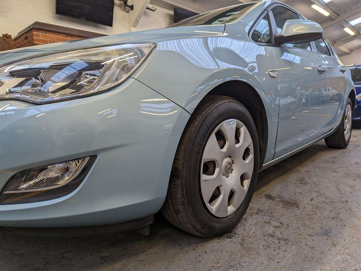 2010 VAUXHALL ASTRA EXCLUSIV 113 - Image 11 of 25