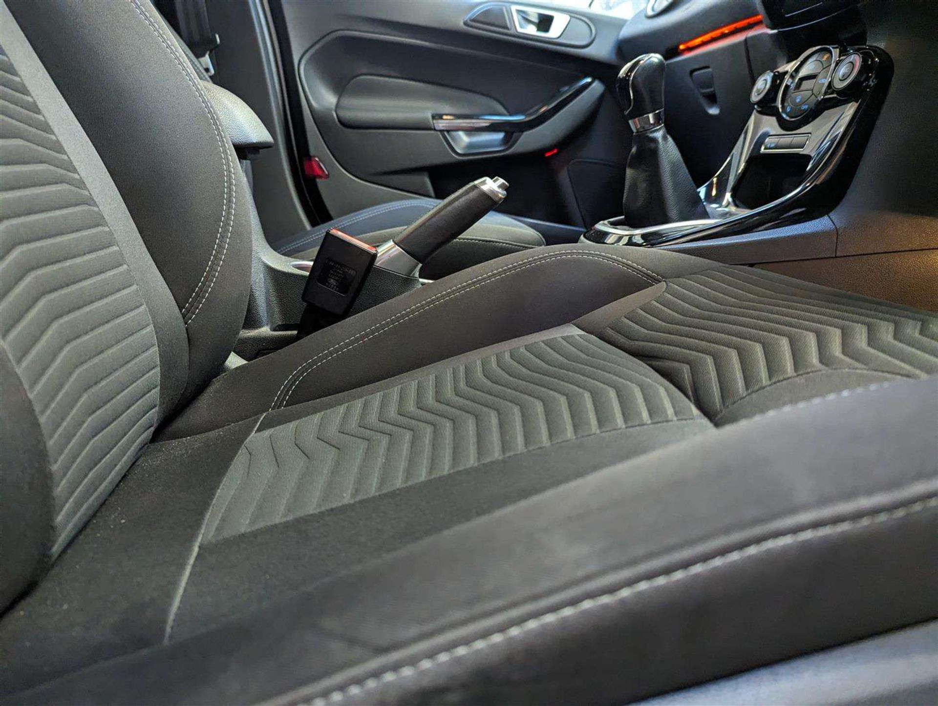 2013 FORD FIESTA TITANIUM - Image 19 of 29