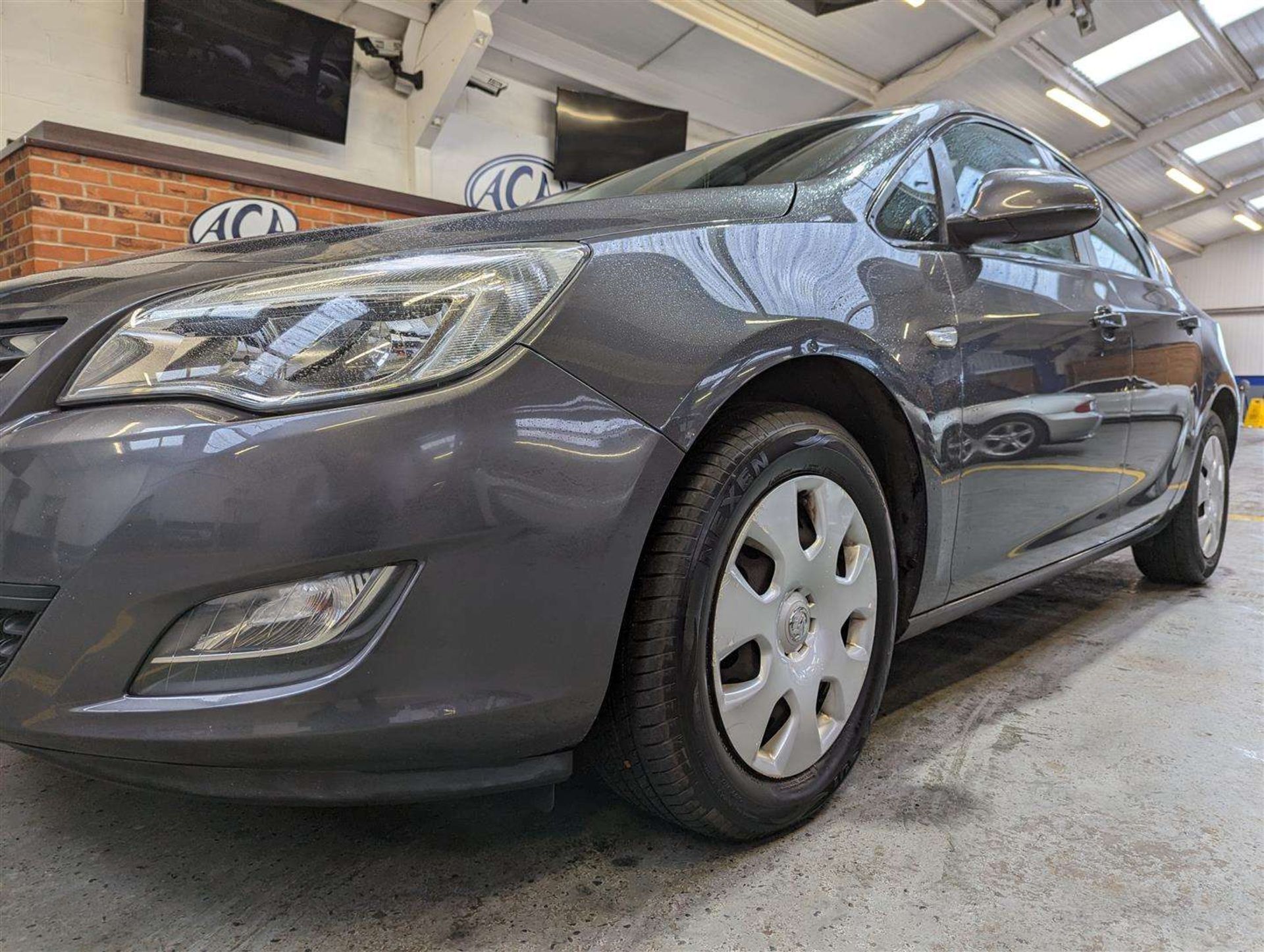 2011 VAUXHALL ASTRA EXCLUSIV 98 - Image 11 of 25