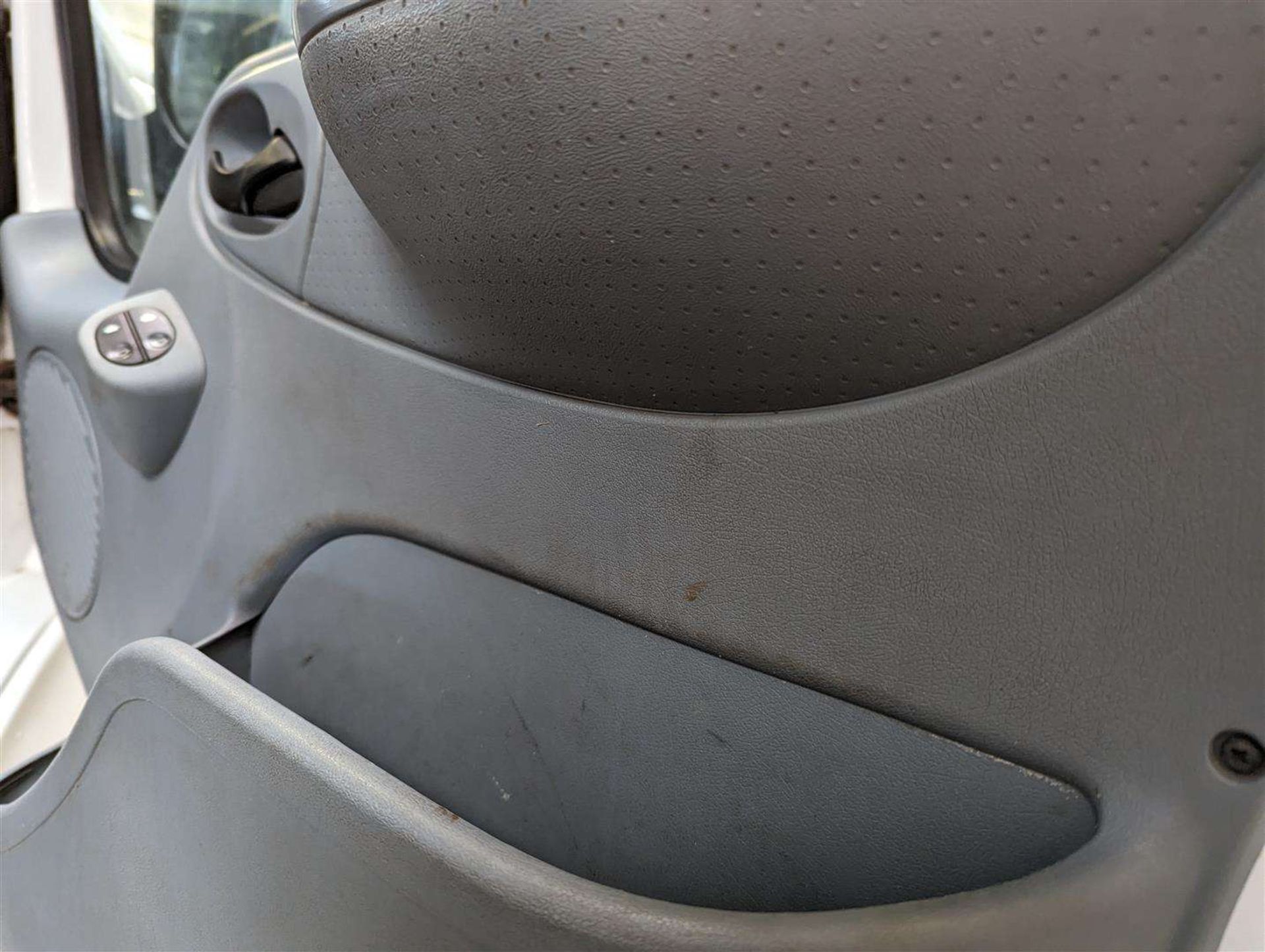 2012 FORD TRANSIT 140 T330 FWD - Image 15 of 27