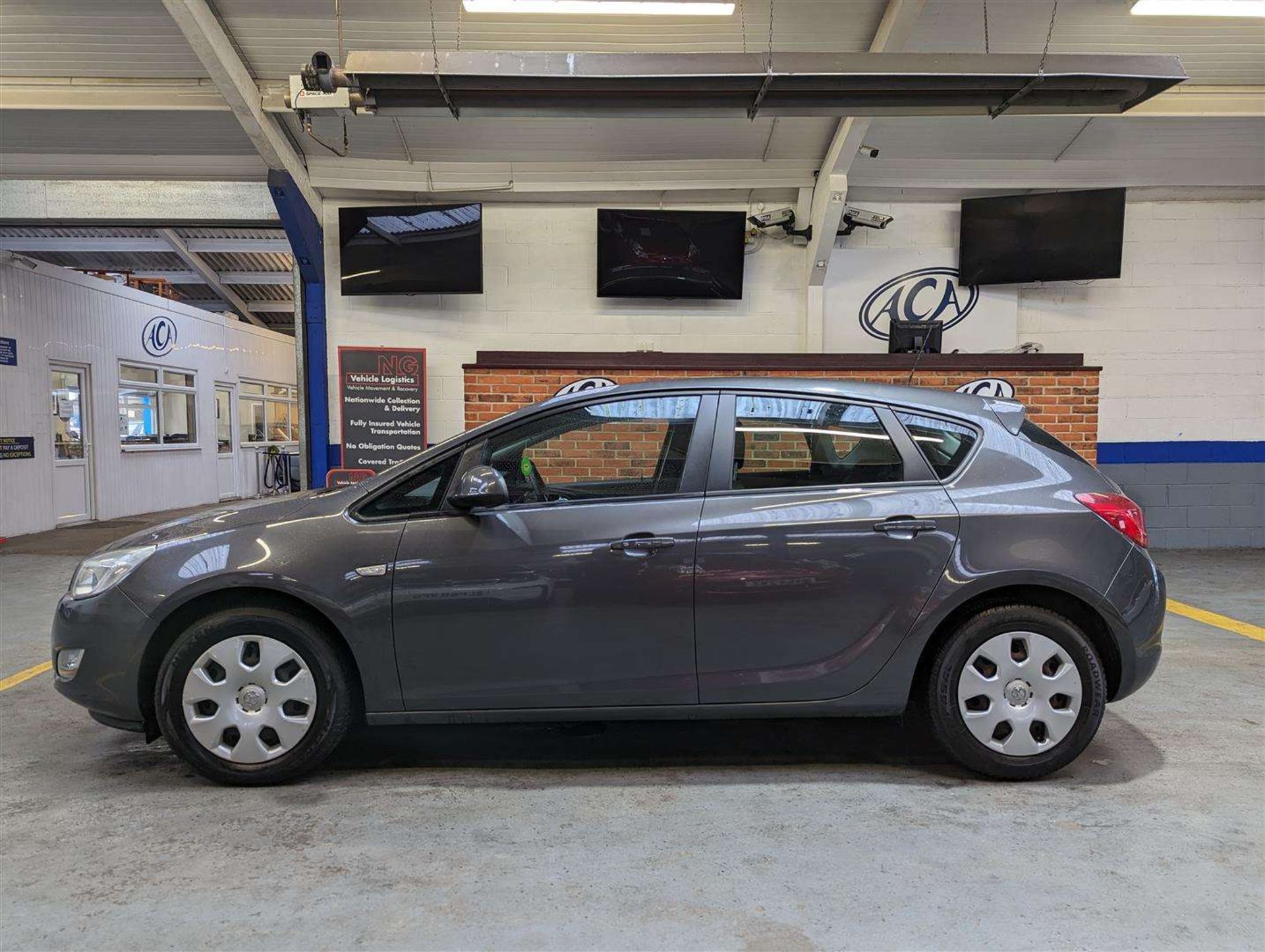 2011 VAUXHALL ASTRA EXCLUSIV 98 - Image 2 of 25