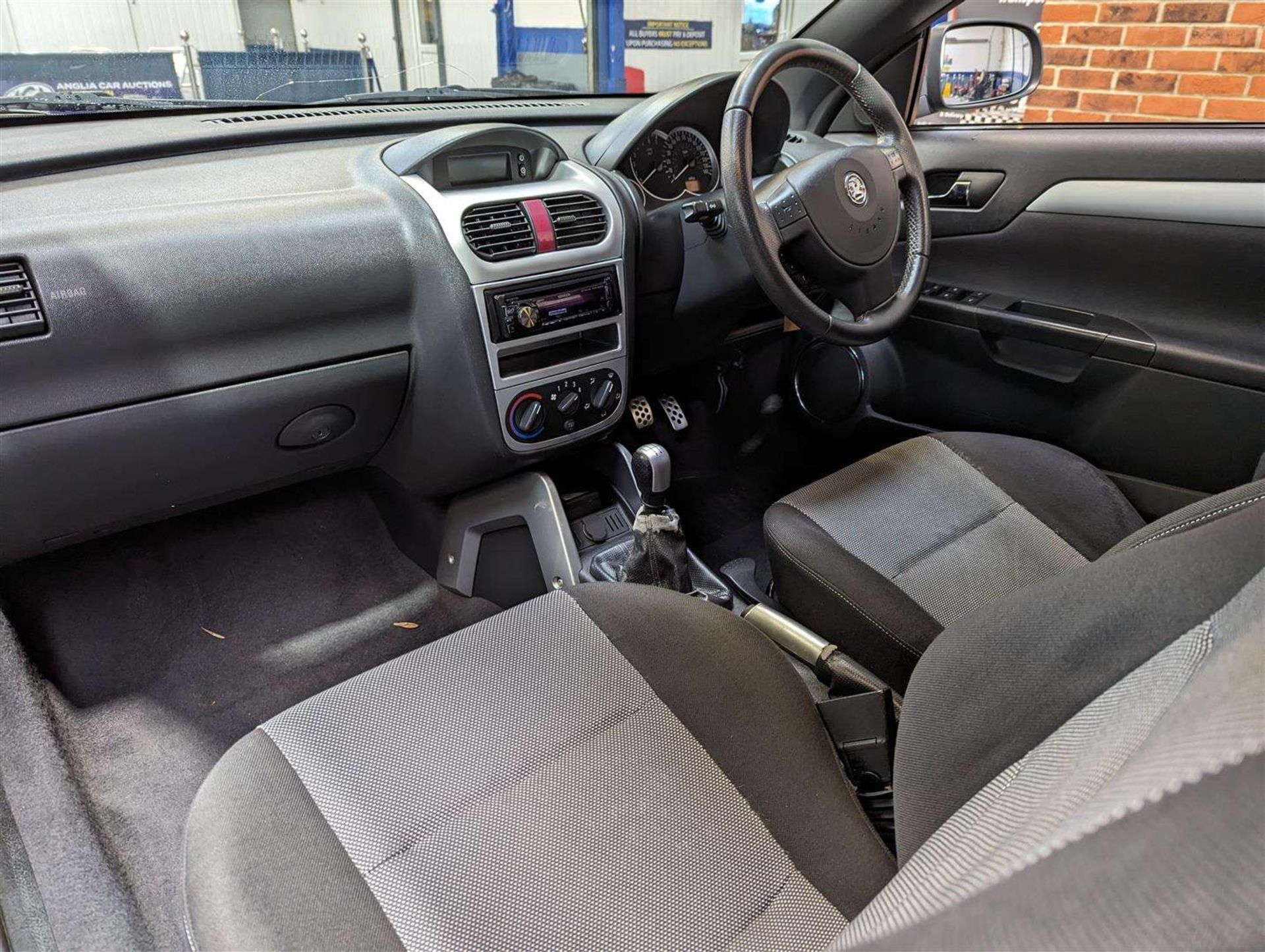 2005 VAUXHALL TIGRA SPORT TWINPORT - Image 11 of 26