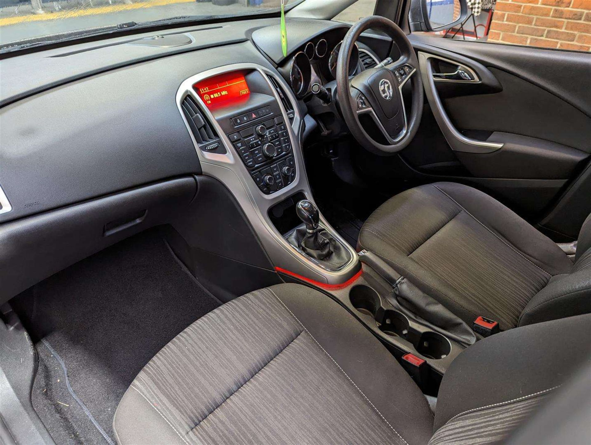 2011 VAUXHALL ASTRA EXCLUSIV 98 - Image 9 of 25