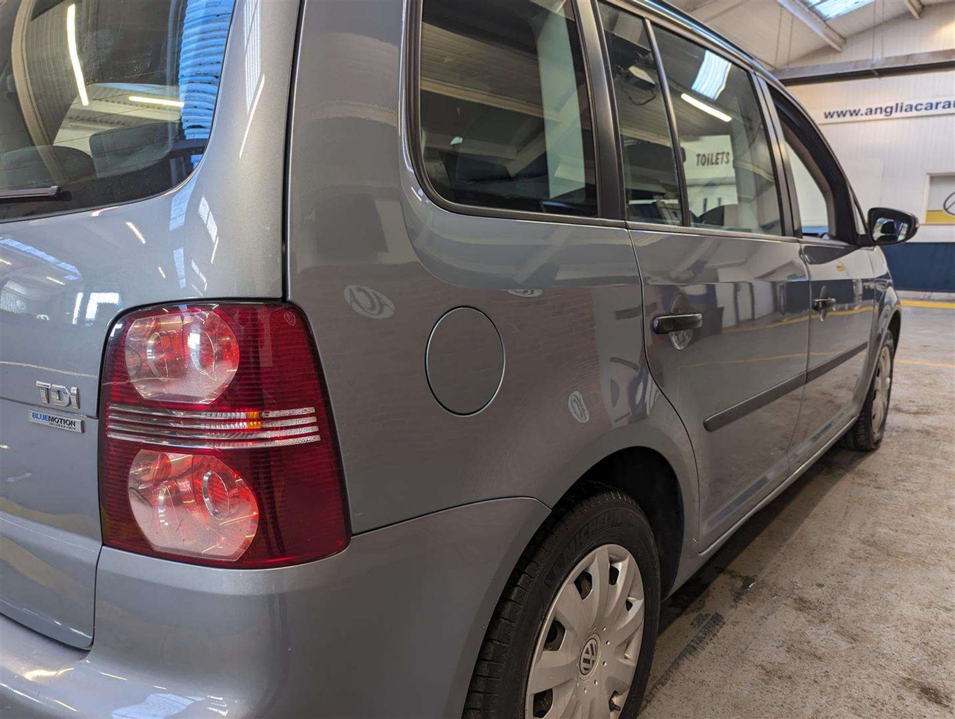 2010 VOLKSWAGEN TOURAN S BLUEMOTION TDI - Image 21 of 28