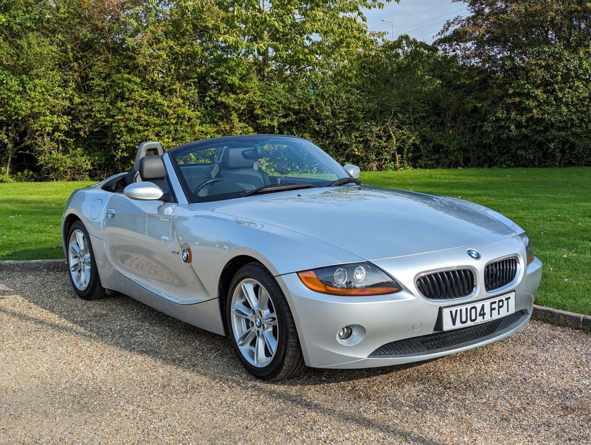 2004 BMW Z4 2.2i SE CONVERTIBLE&nbsp; - Image 2 of 30