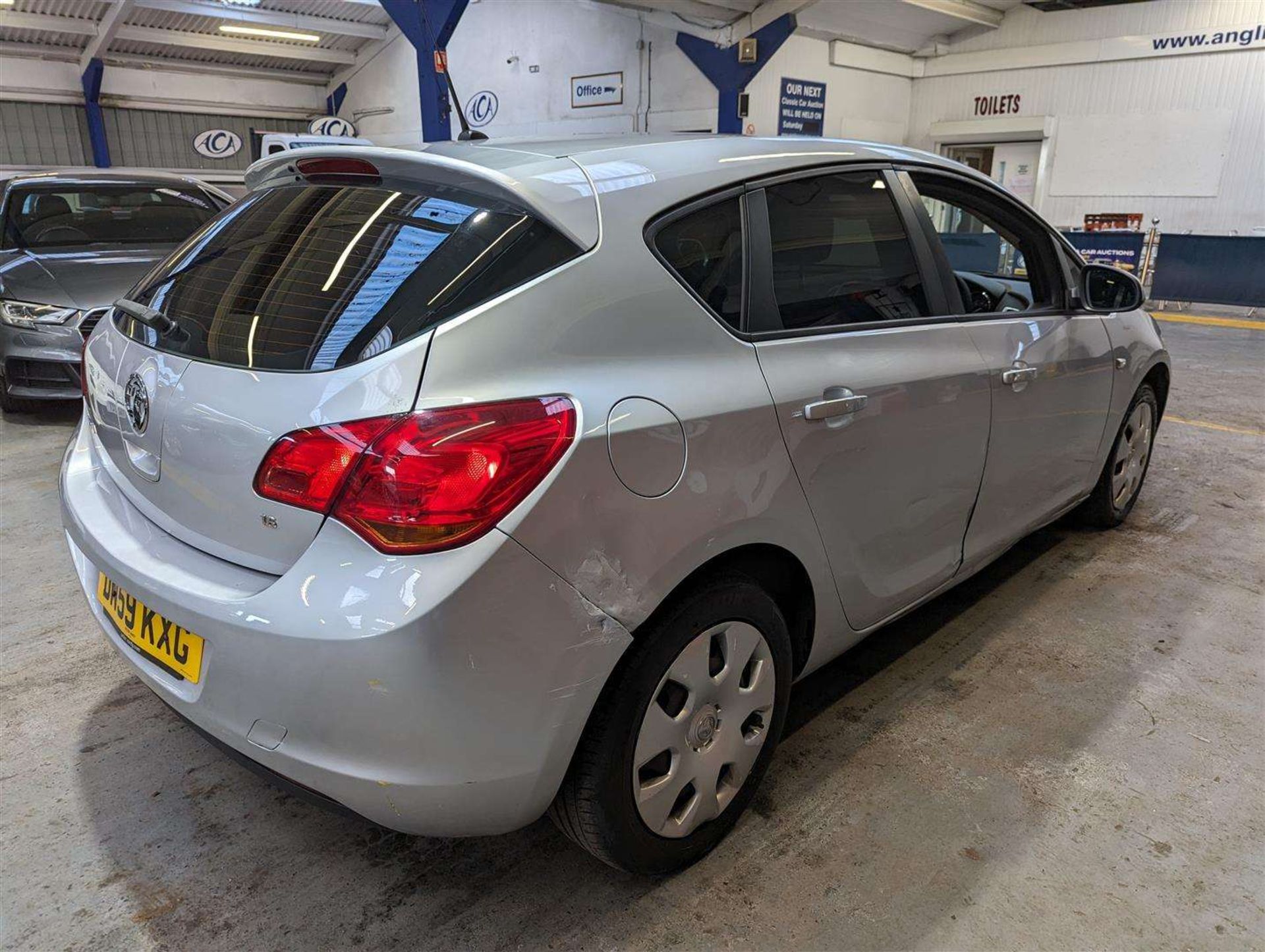 2010 VAUXHALL ASTRA - Image 17 of 30