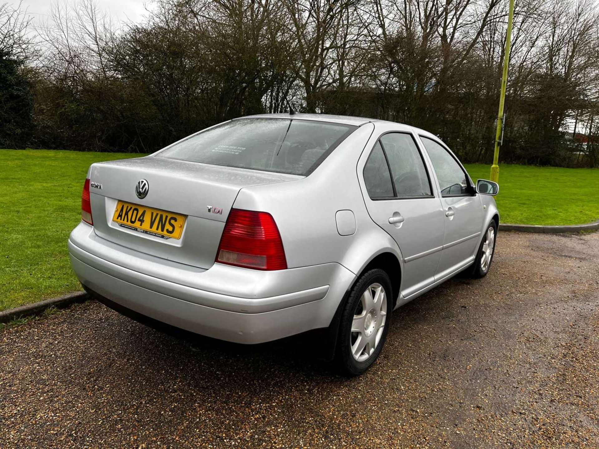 2004 VOLKSWAGEN BORA TDI SE TIPTRONIC - Image 7 of 30