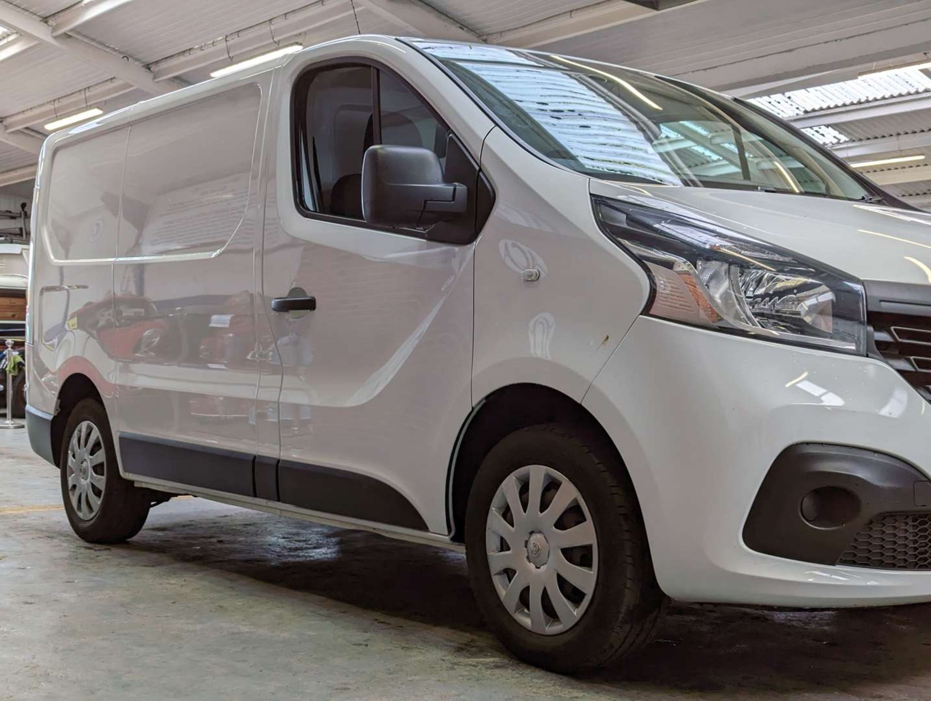 2019 RENAULT TRAFIC SL27 BUSINESS + DC - Image 24 of 30