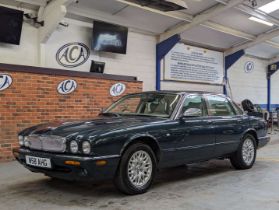 2000 JAGUAR XJ8 AUTO