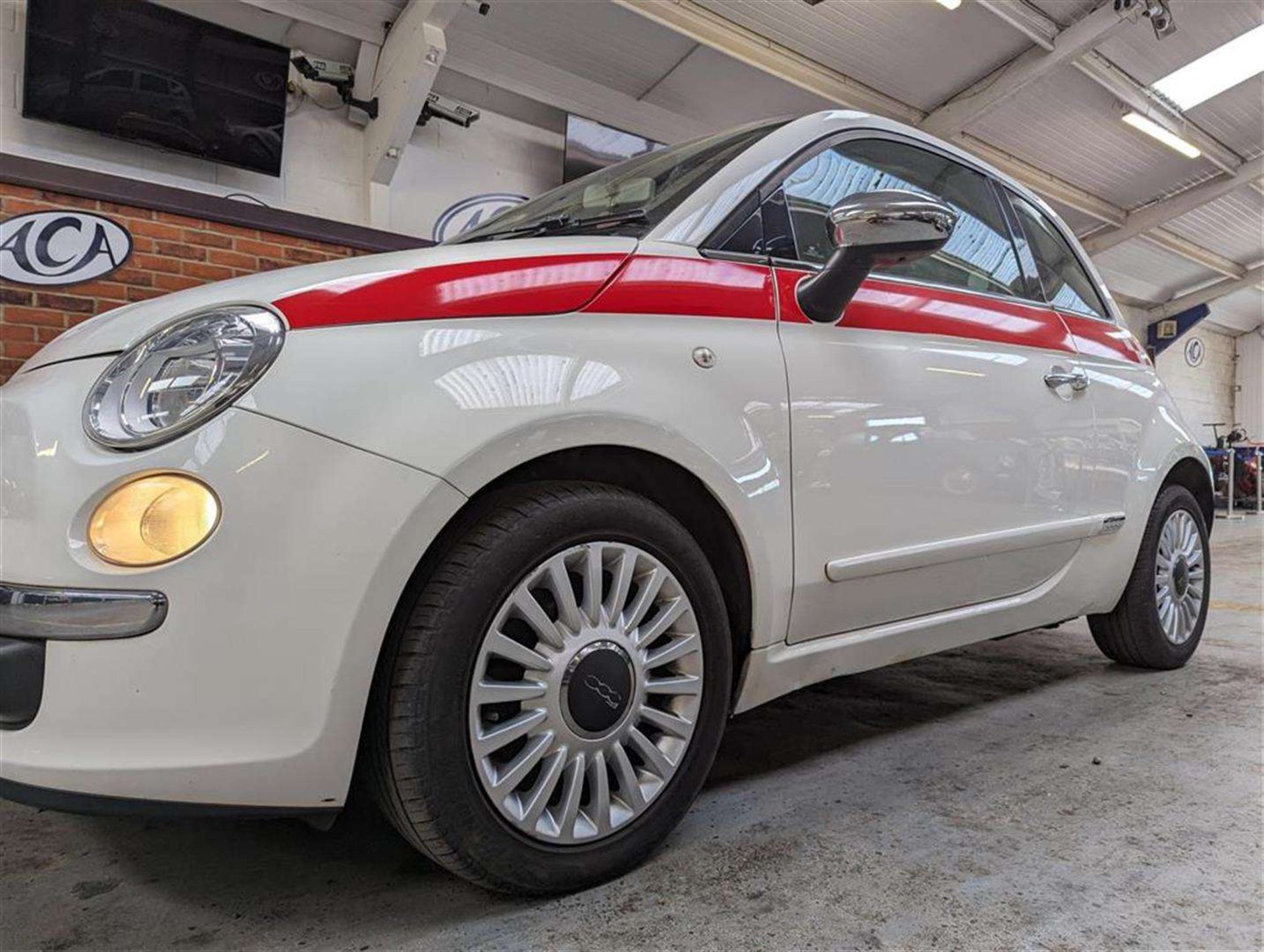 2011 FIAT 500 LOUNGE - Image 13 of 29