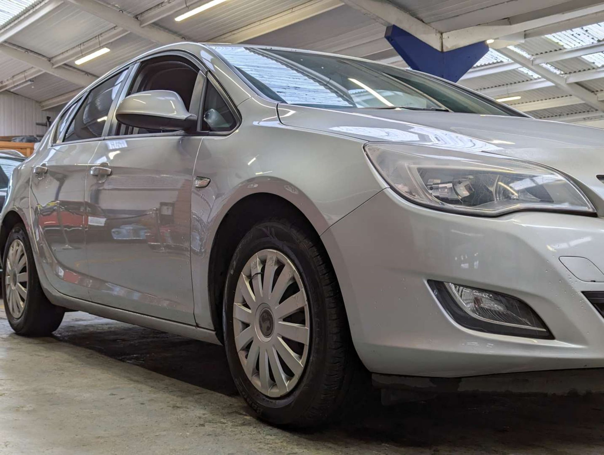 2010 VAUXHALL ASTRA EXCLUSIV 113 - Image 27 of 29