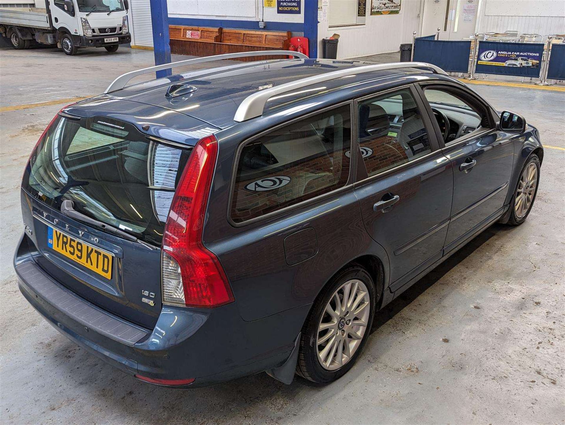 2009 VOLVO V50 SE LUX D DRIVE - Image 11 of 30