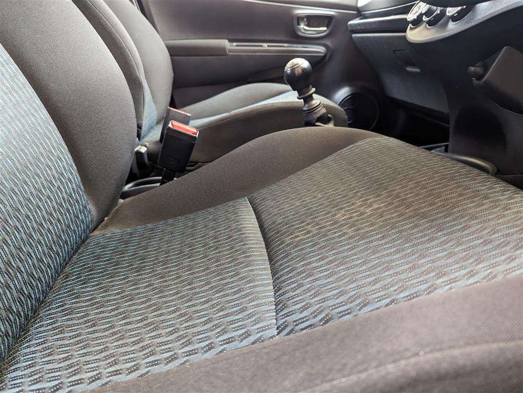 2012 TOYOTA YARIS TR VVT-I - Image 25 of 30