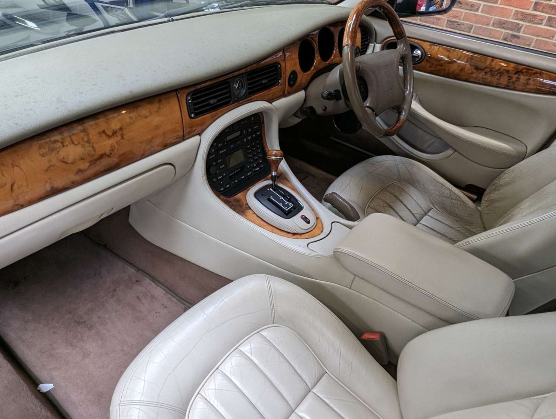 2000 JAGUAR XJ8 AUTO - Image 16 of 30