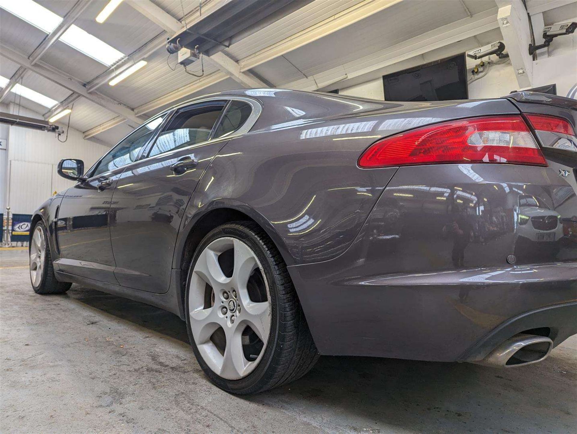 2010 JAGUAR XF S LUXURY V6 AUTO - Image 9 of 30