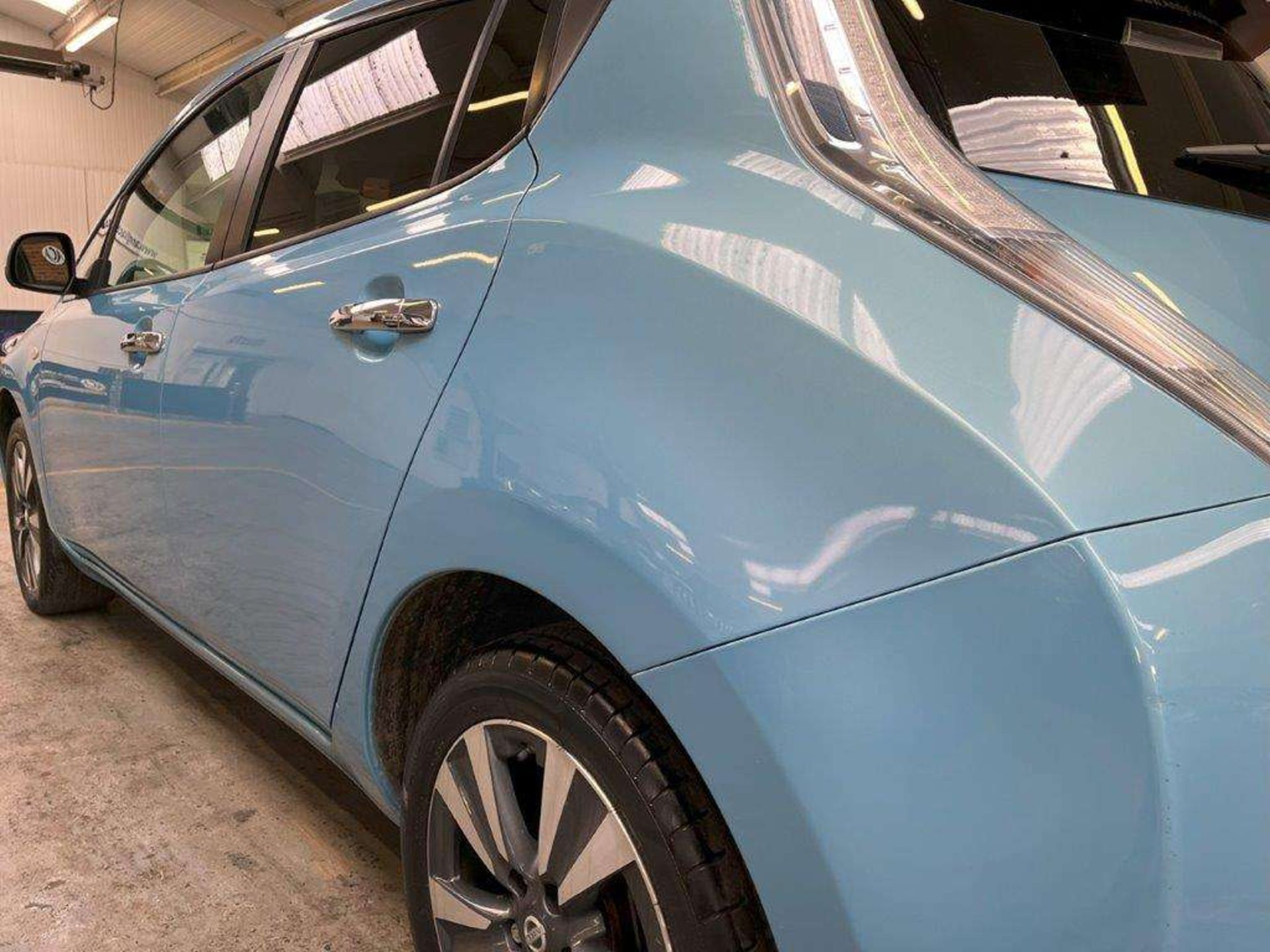 2015 NISSAN LEAF TEKNA - Image 7 of 29