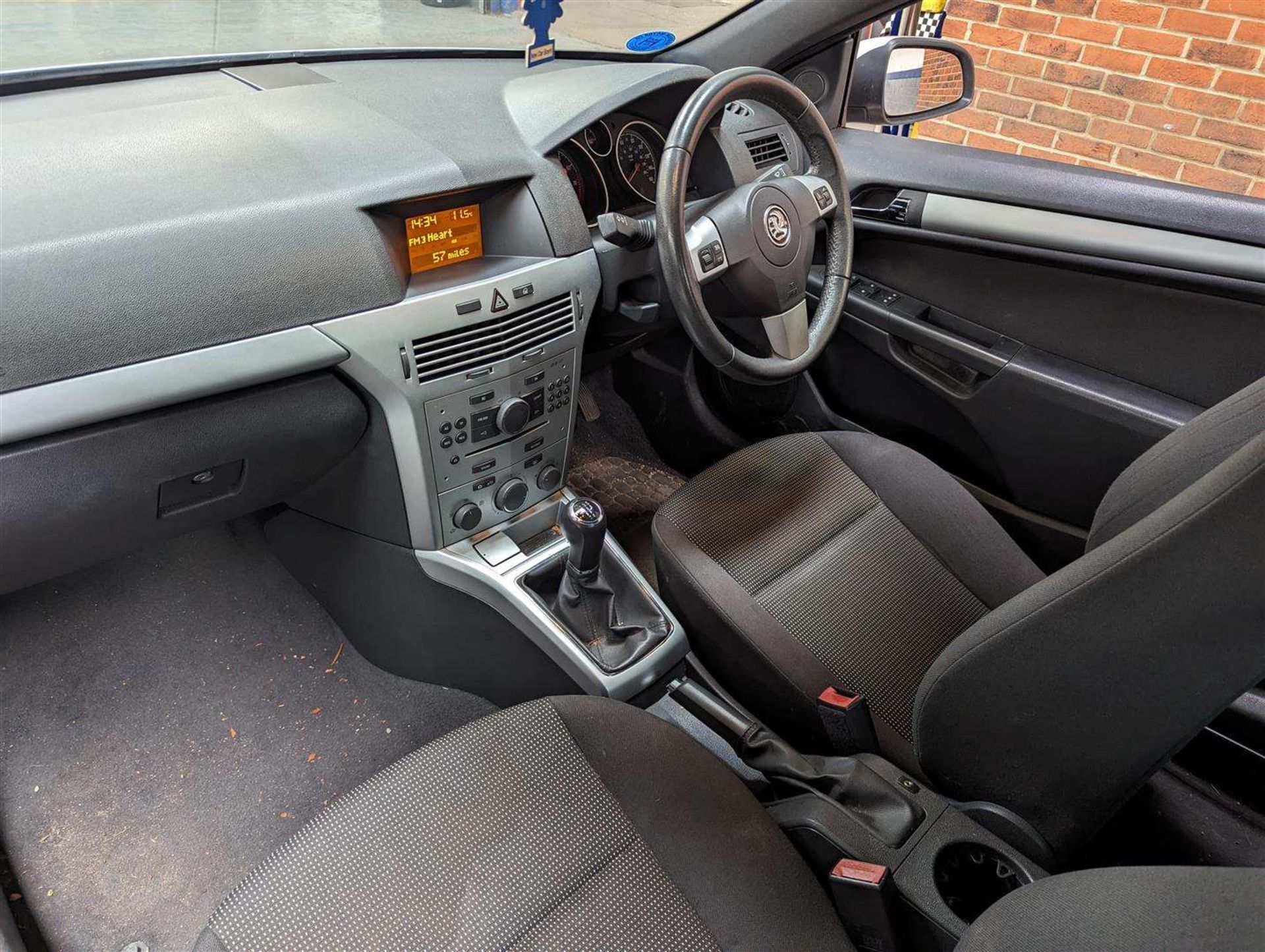 2009 VAUXHALL ASTRA TWINTOP SPORT - Image 11 of 30
