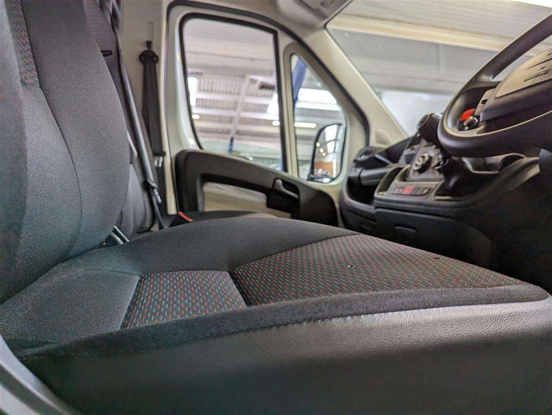 2019 PEUGEOT BOXER 335 L2 BLUEHDI Refrigerated van - Image 18 of 26