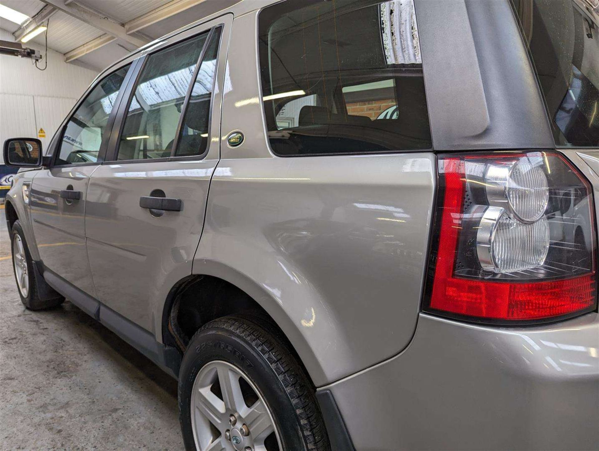 2010 LAND ROVER FREELANDER GS TD4 - Image 10 of 23