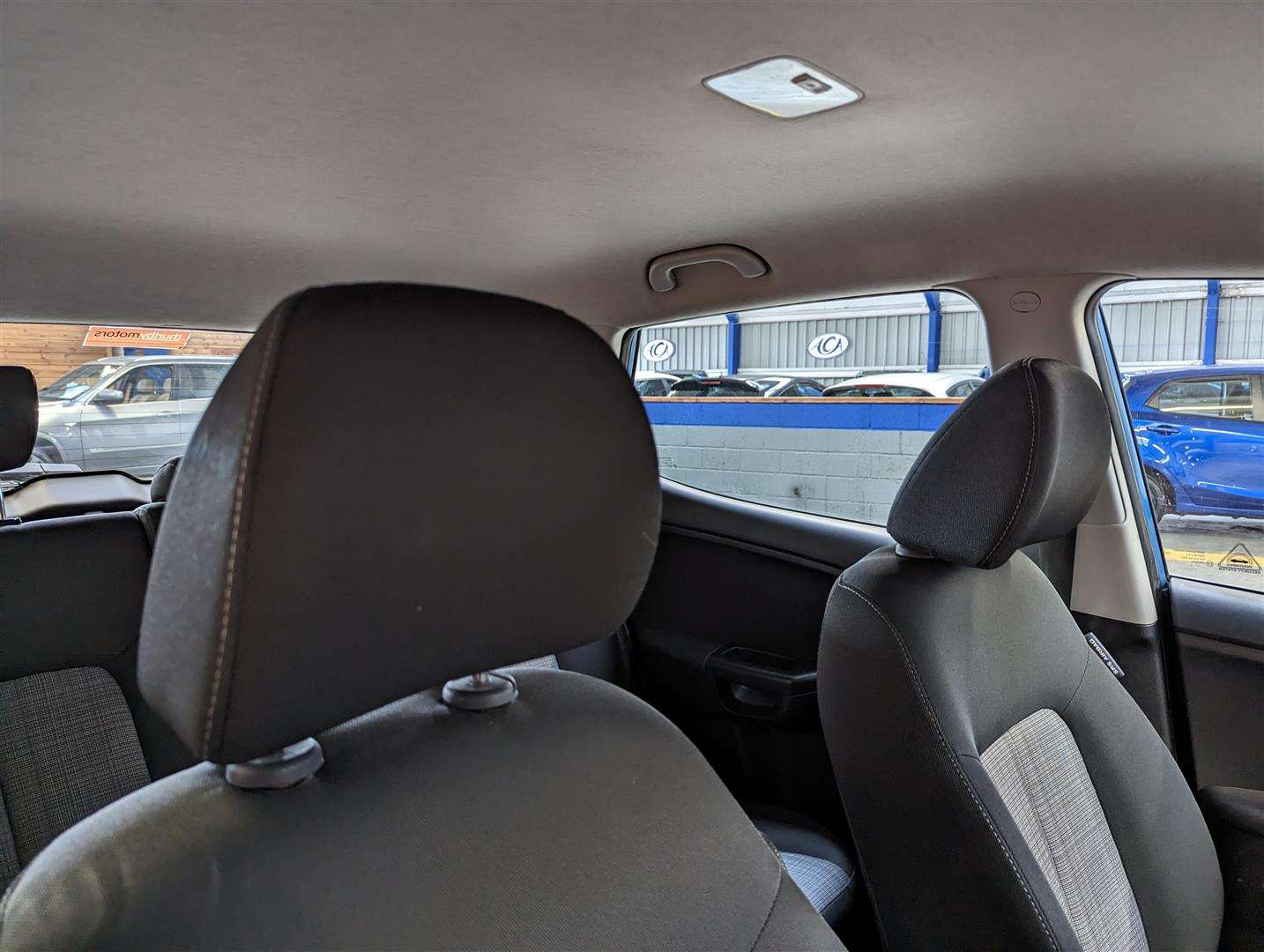 2010 KIA VENGA 2 - Image 21 of 30