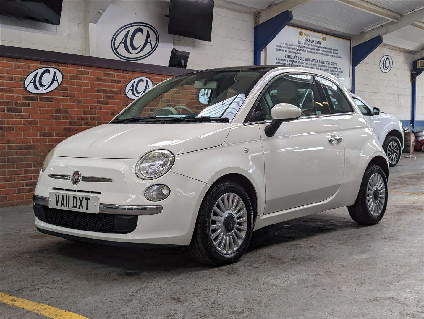 2011 FIAT 500 LOUNGE