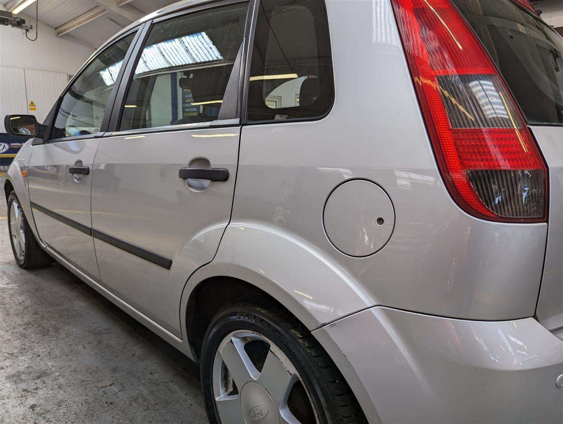 2002 FORD FIESTA ZETEC TDCI - Image 7 of 30