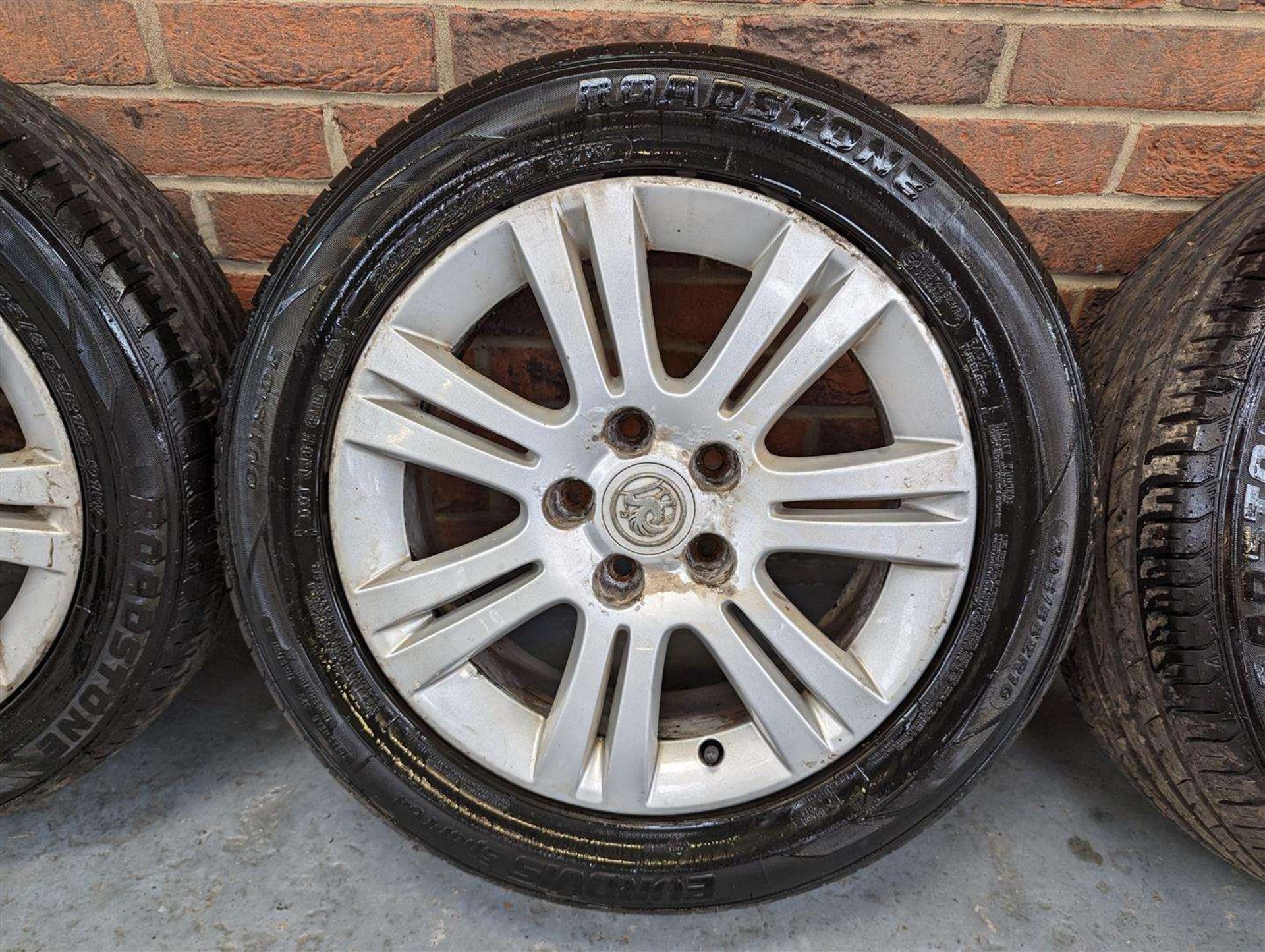 SET OF FIVE VAUXHALL ALLOYS. - Bild 3 aus 7