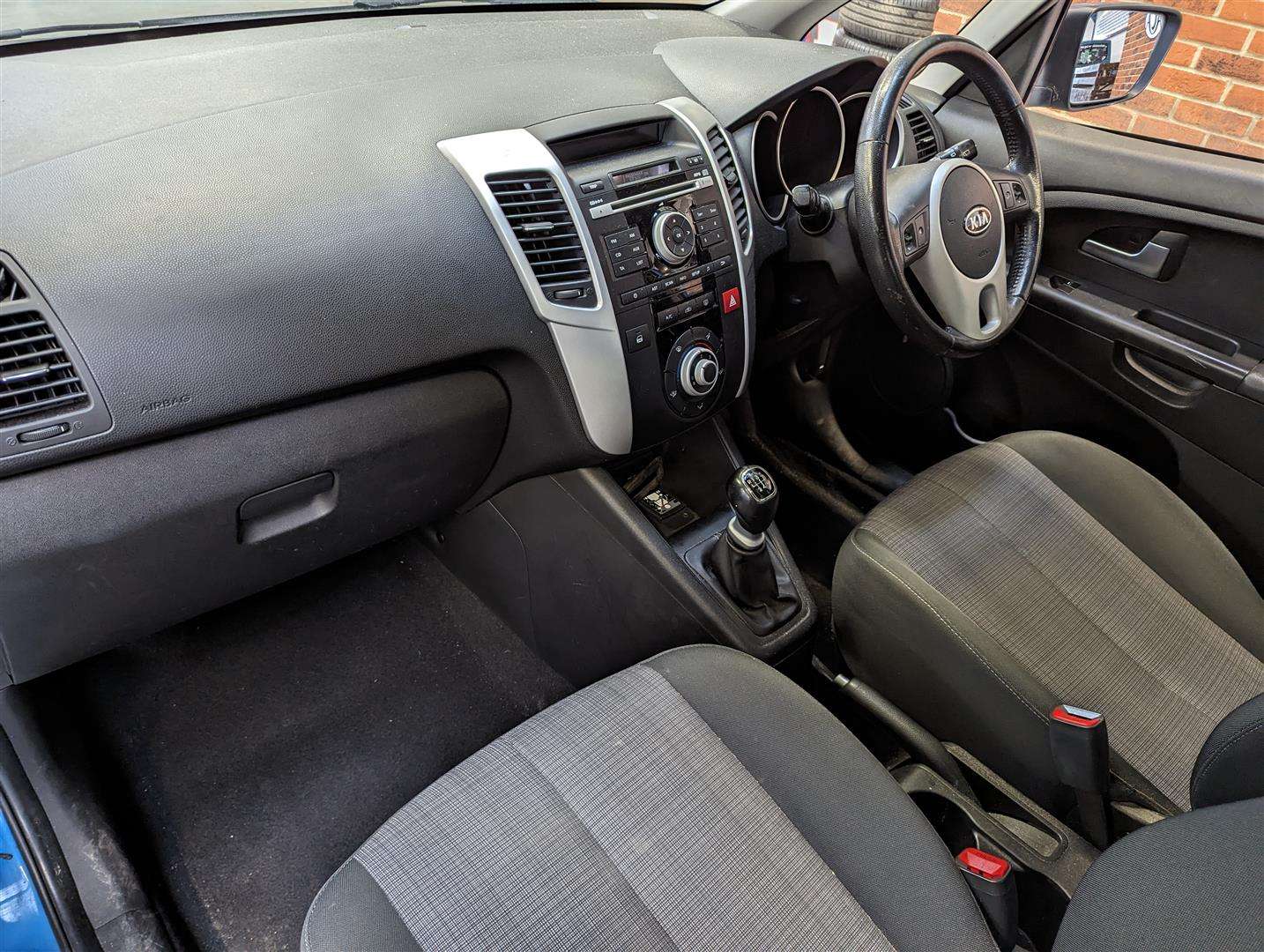 2010 KIA VENGA 2 - Image 22 of 30