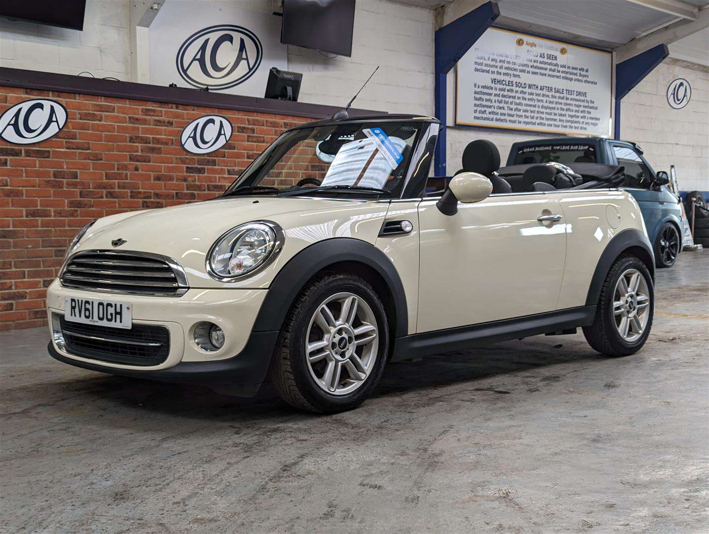 2011 MINI COOPER