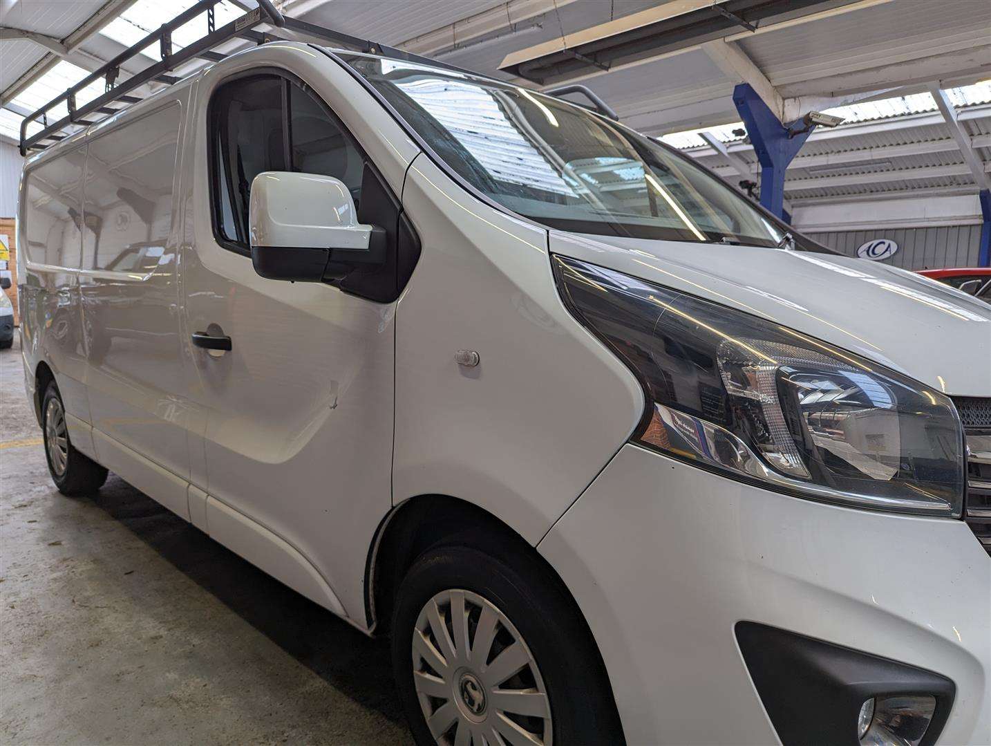 2015 VAUXHALL VIVARO 2900 SPORTIVE CDTI - Image 23 of 30