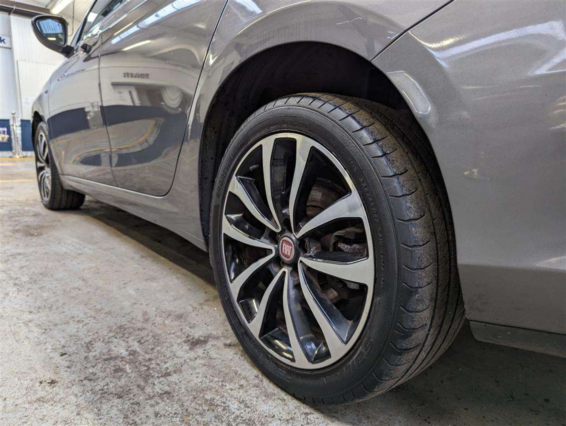 2018 FIAT TIPO LOUNGE MULITJET - Image 9 of 30