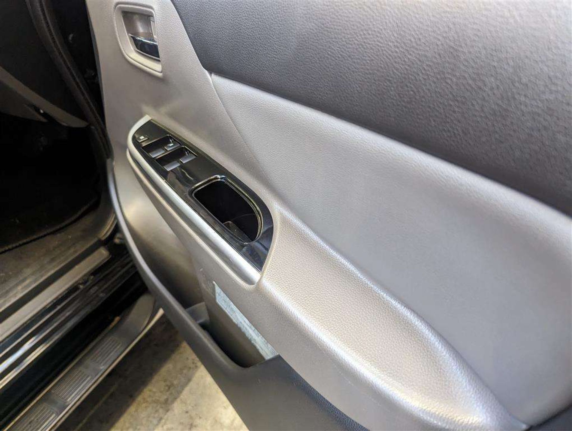 2017 FIAT FULLBACK LX 4X4 AUTO - Image 4 of 27