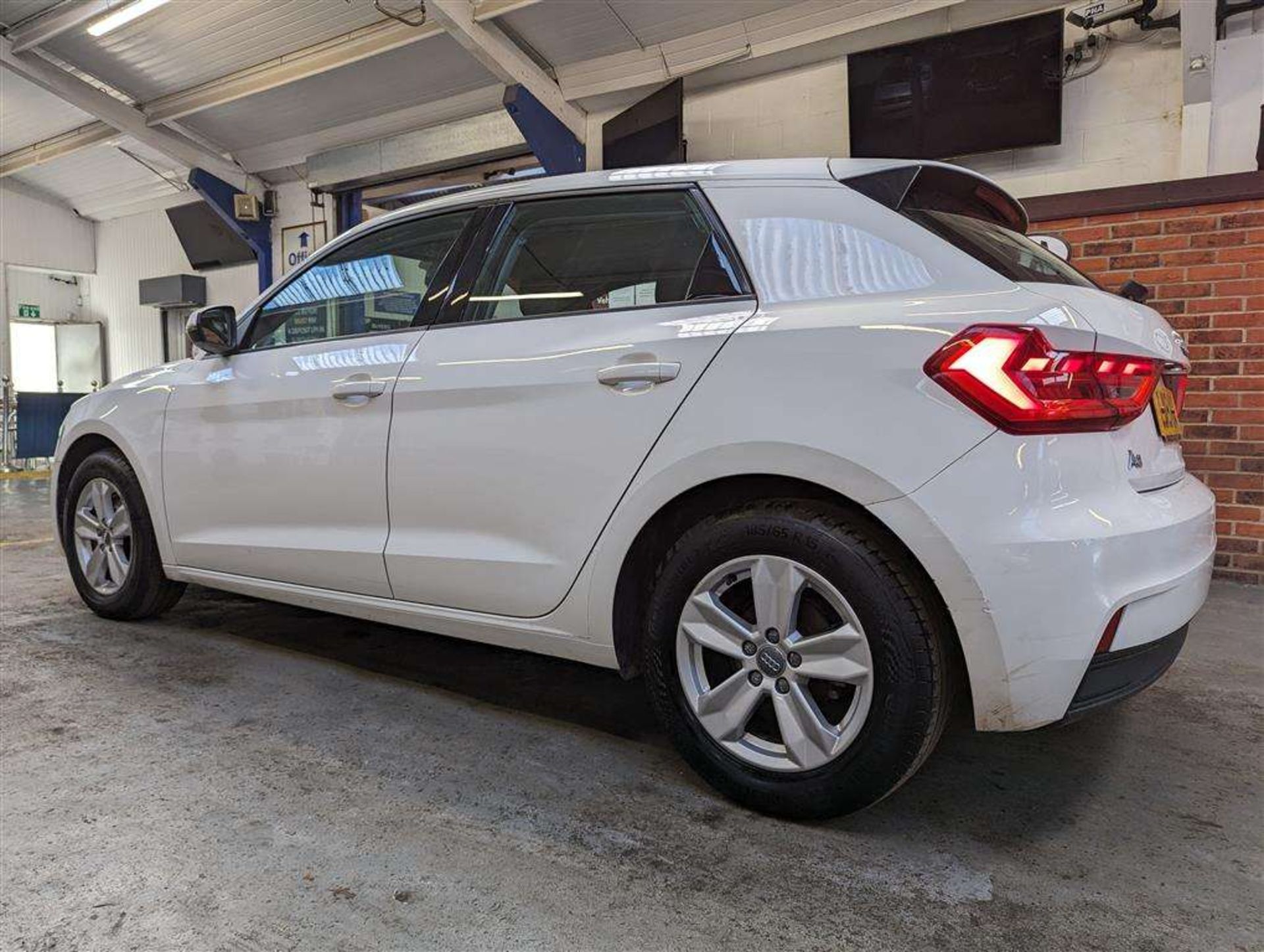 2019 AUDI A1 SE 30 TFSI - Image 10 of 27