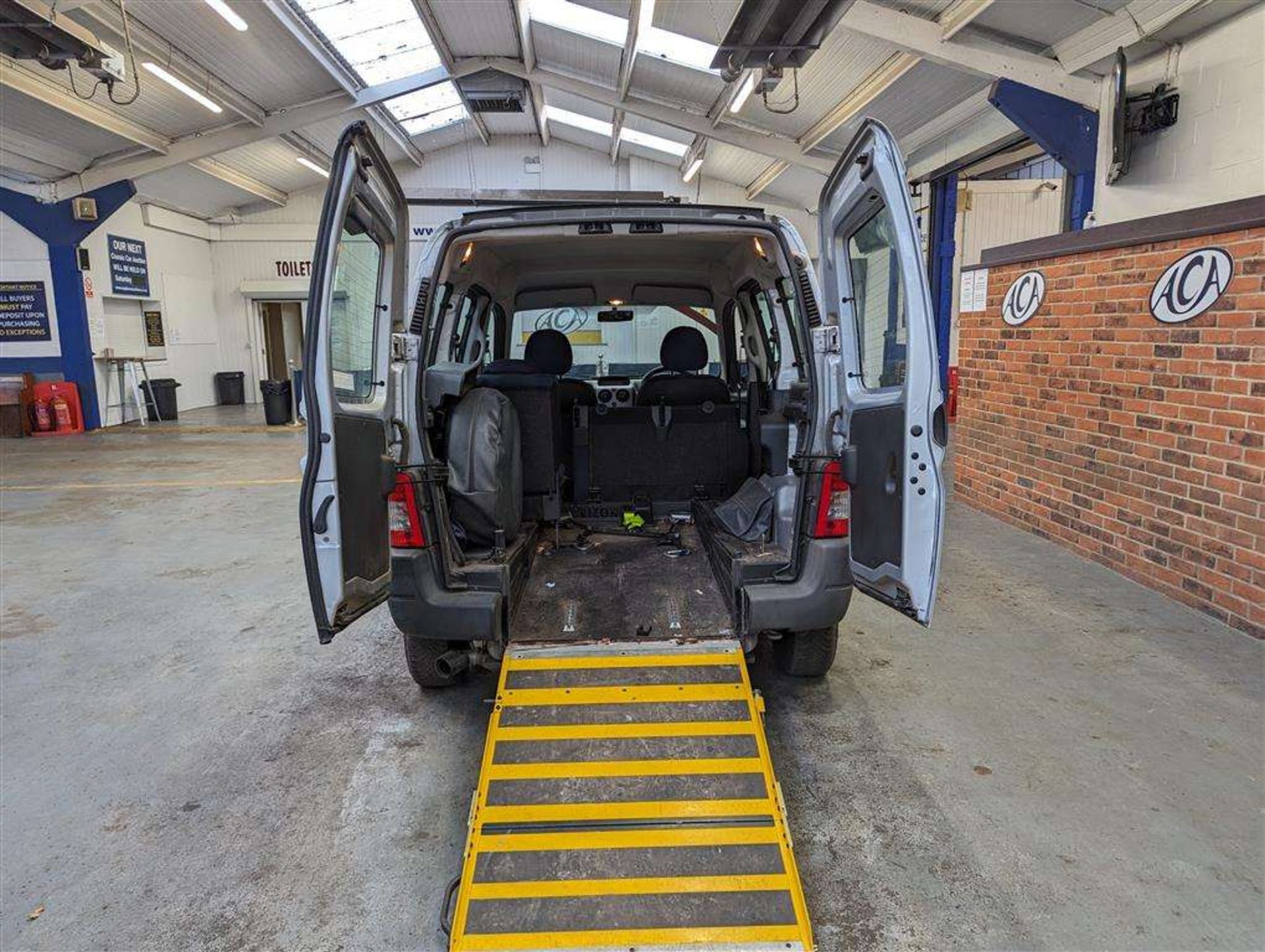 2010 PEUGEOT PARTNER ORIGIN COMBI HDI W.A.V. - Image 3 of 30