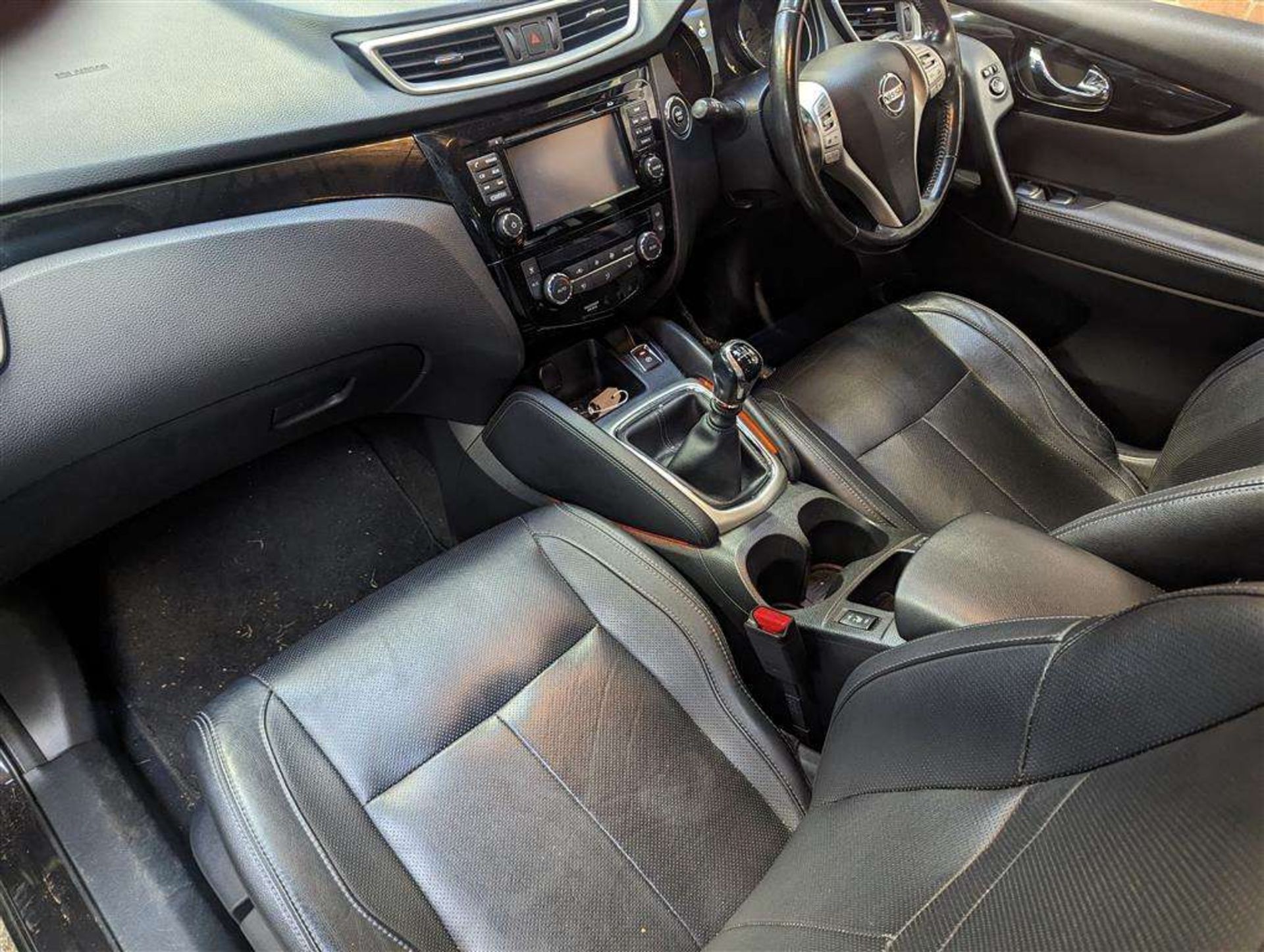 2015 NISSAN QASHQAI TEKNA DCI - Image 23 of 30