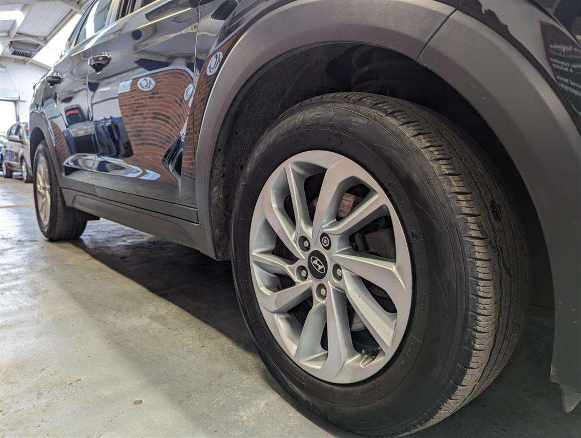 2016 HYUNDAI TUCSON SE NAV B-DRIVE 2WD - Image 11 of 30