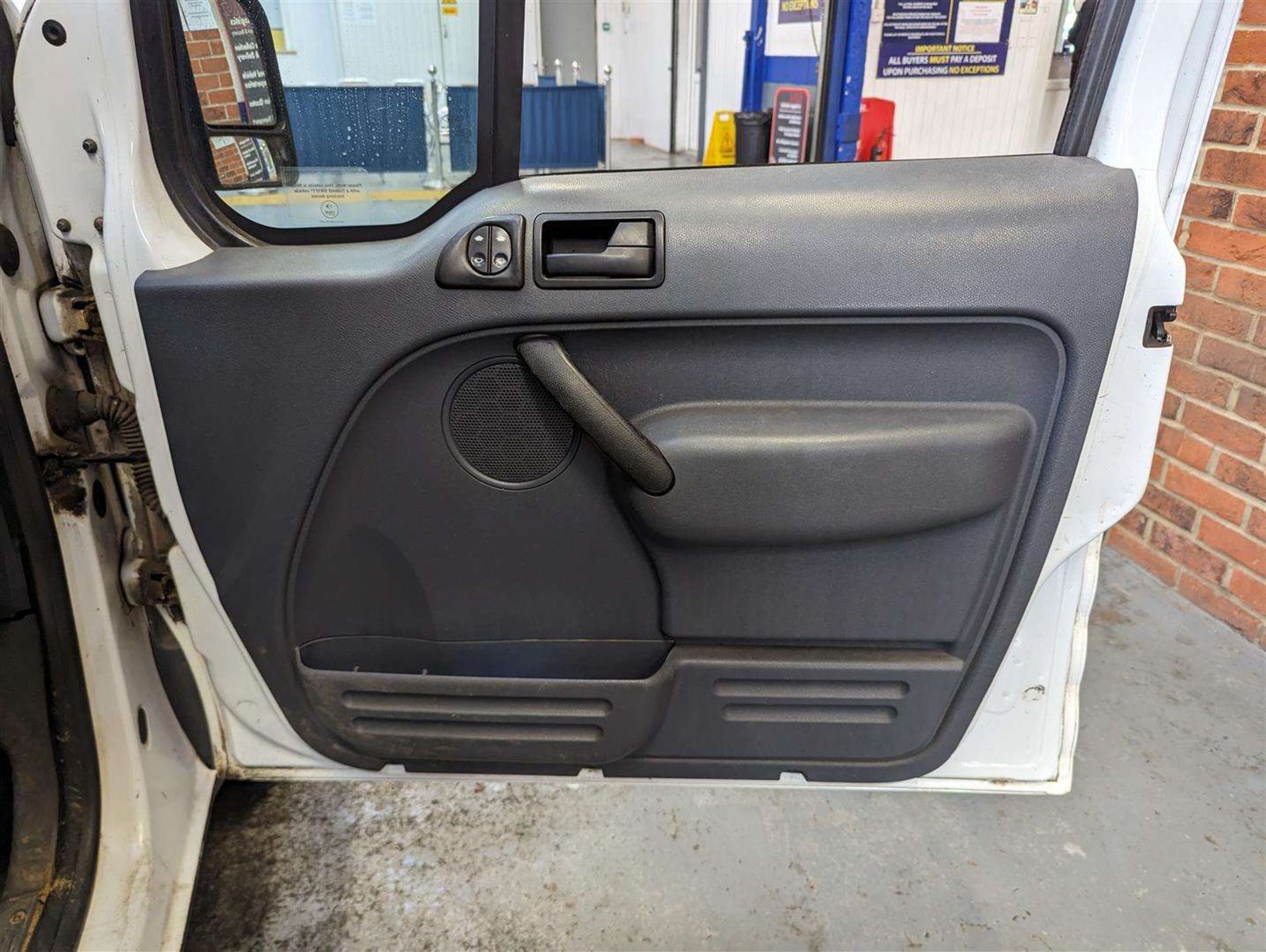 2011 FORD TRAN CONNECT 90 T230 - Image 24 of 28