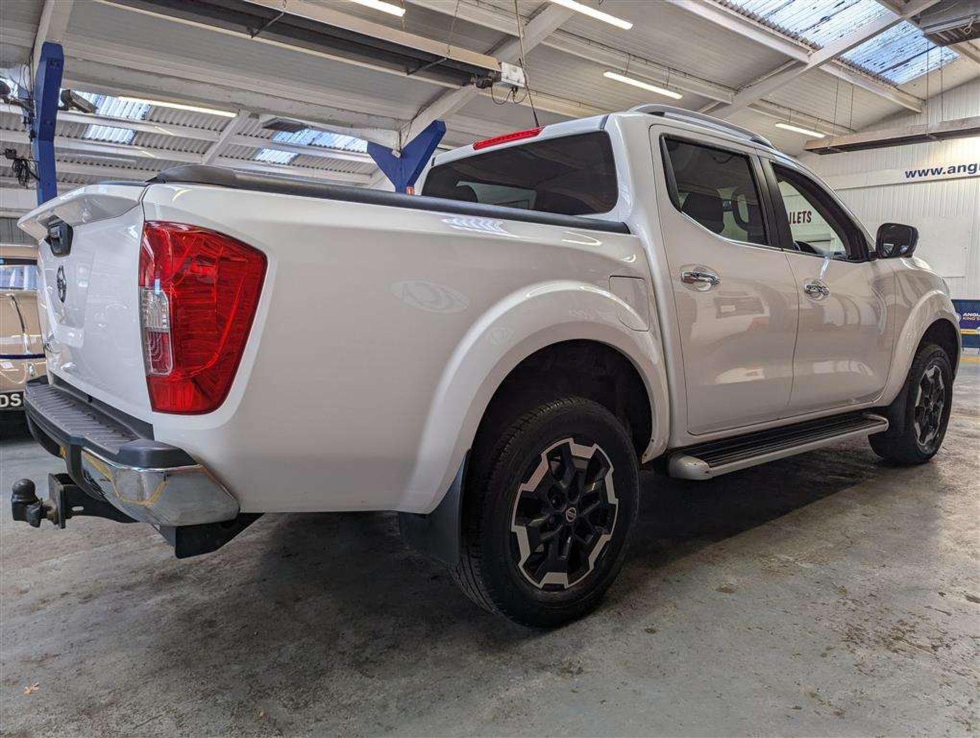 2020 NISSAN NAVARA TEKNA DCI AUTO - Image 13 of 28