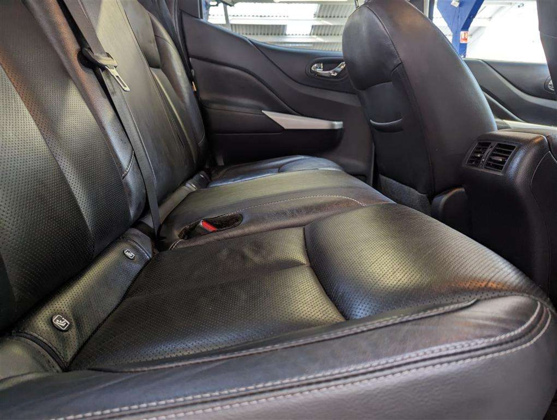 2020 NISSAN NAVARA TEKNA DCI AUTO - Image 10 of 28