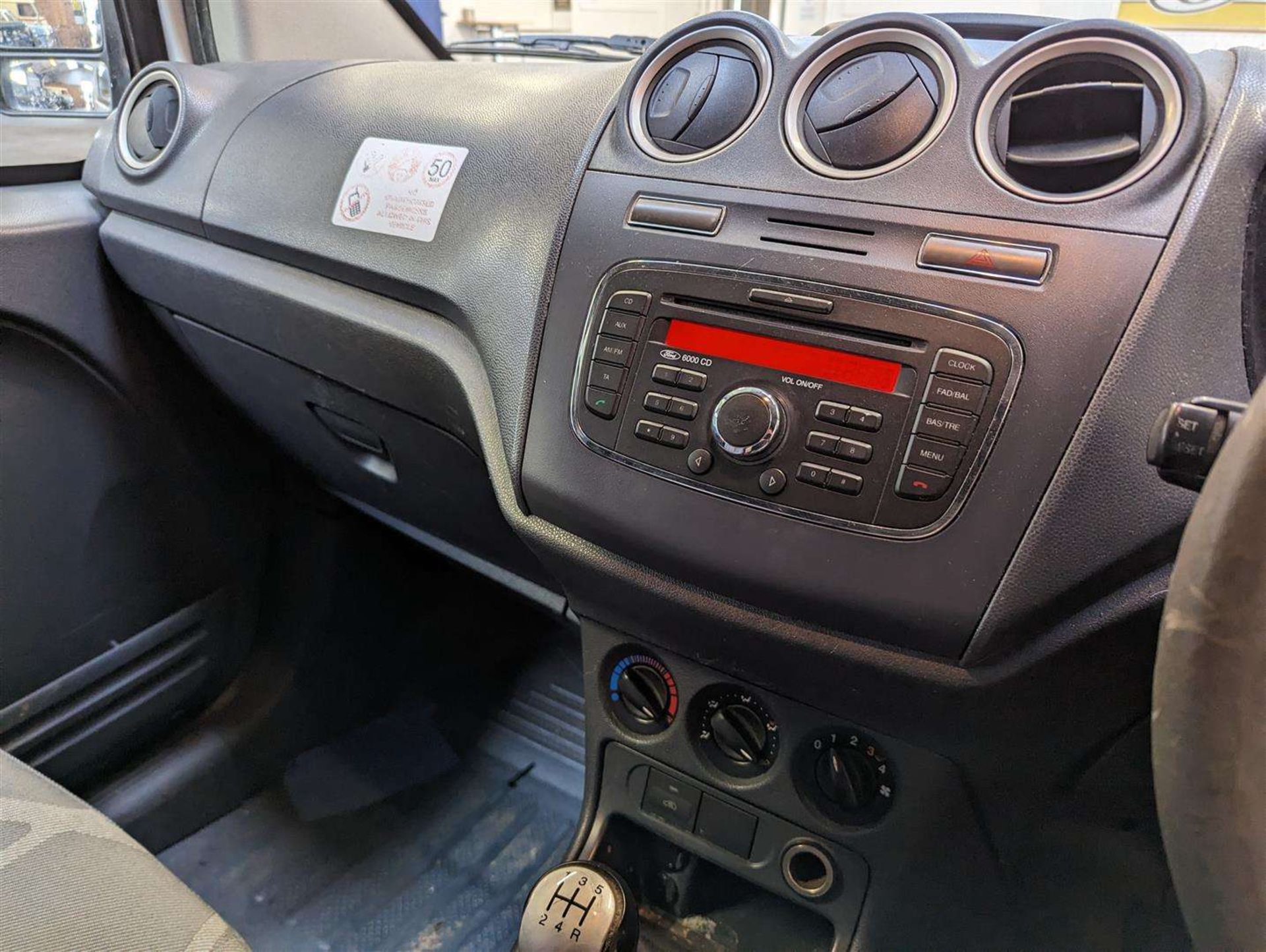 2011 FORD TRAN CONNECT 90 T230 - Image 27 of 28