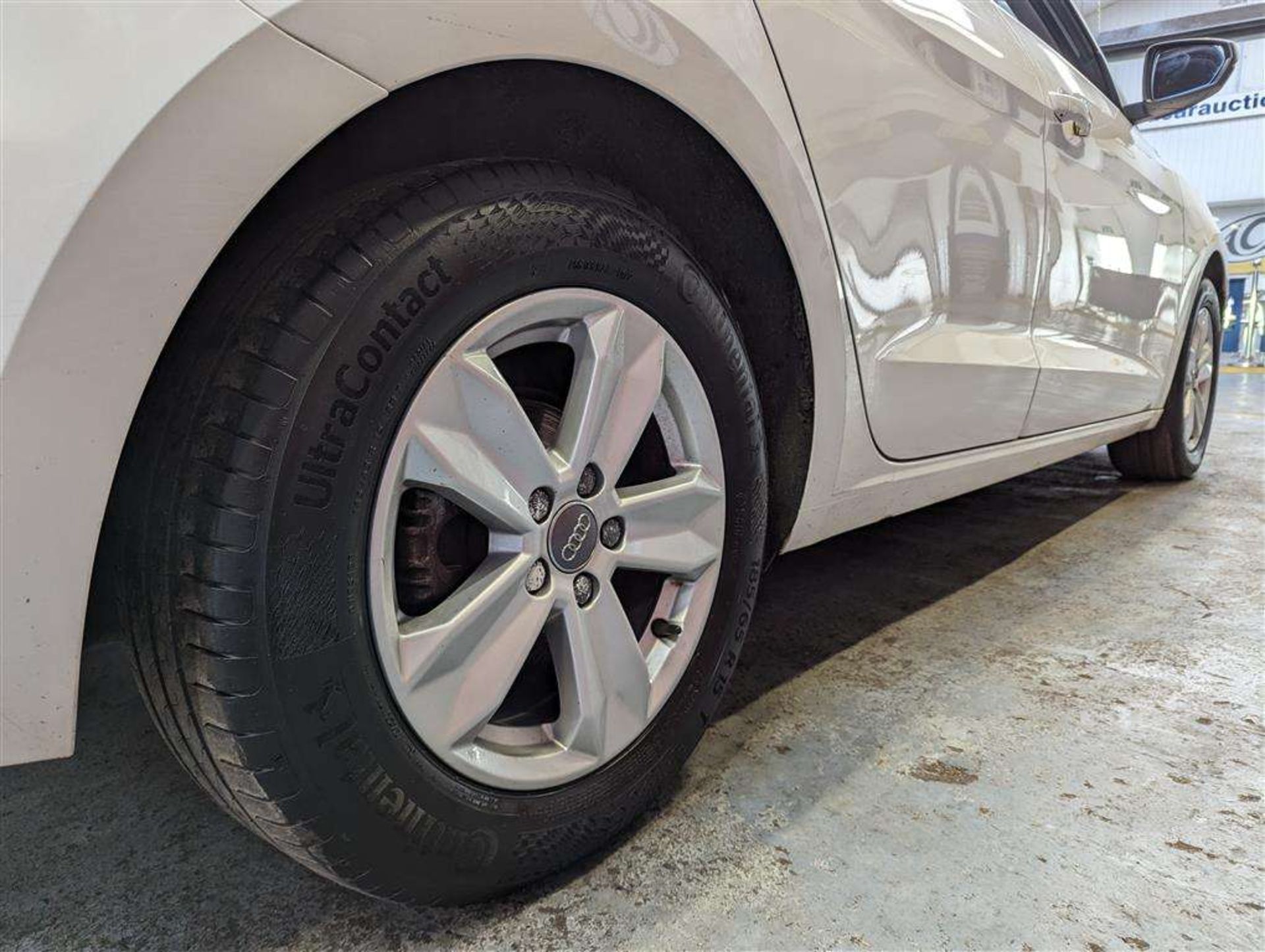 2019 AUDI A1 SE 30 TFSI - Image 7 of 27