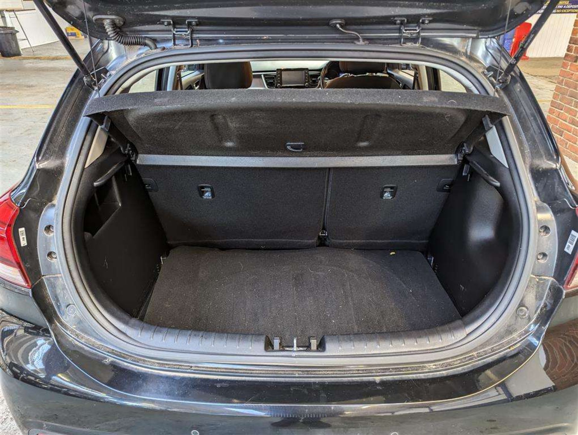 2018 KIA RIO 2 CRDI - Image 7 of 28