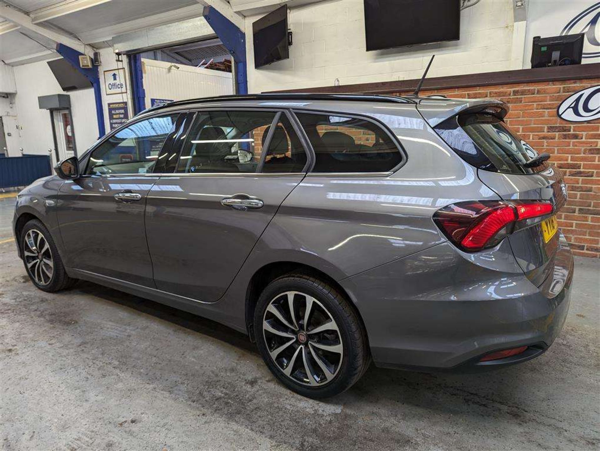 2018 FIAT TIPO LOUNGE MULITJET - Image 11 of 30