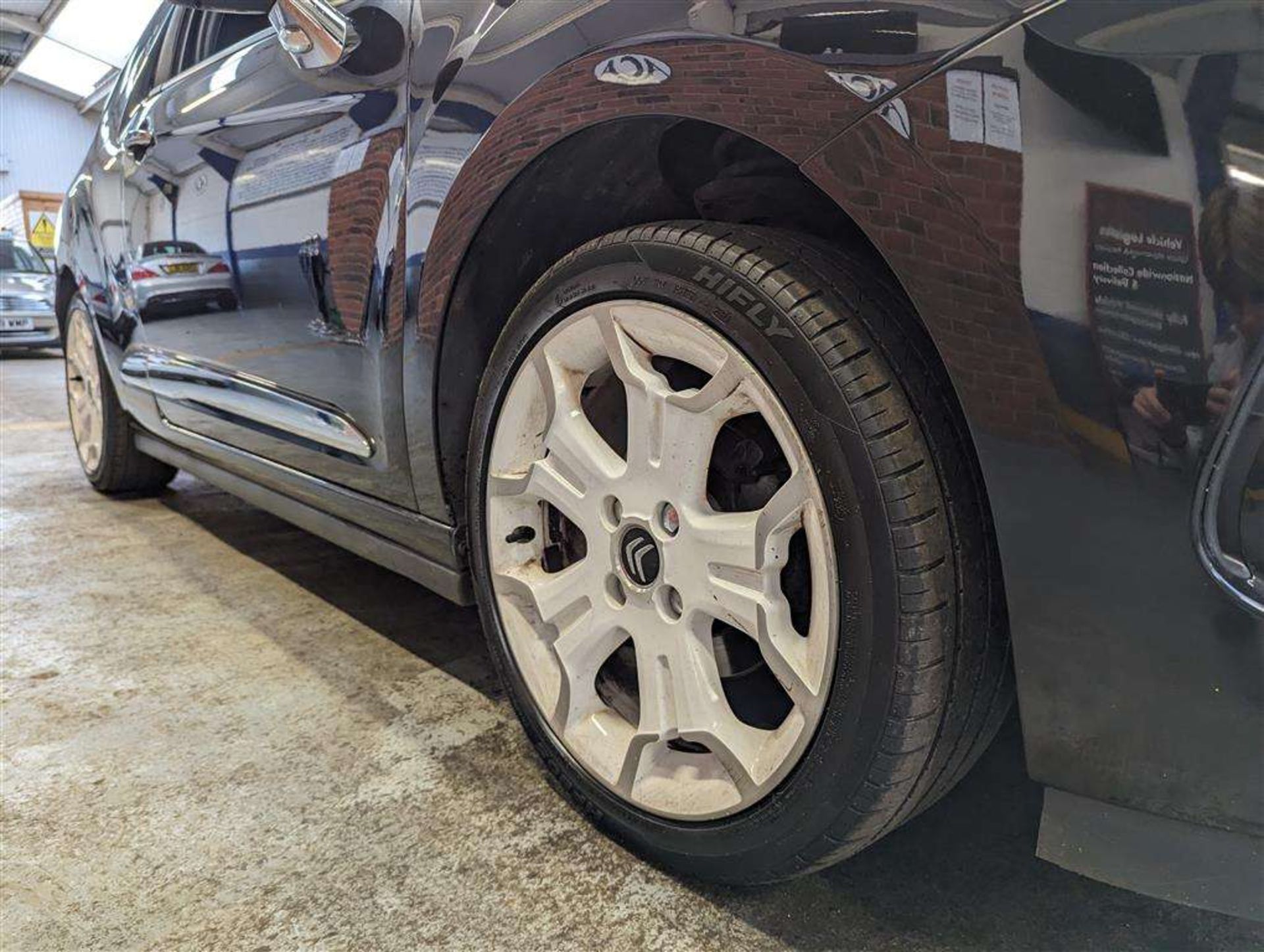 2015 CITROEN DS3 PURETECH DSTYLE ICE S - Image 15 of 26