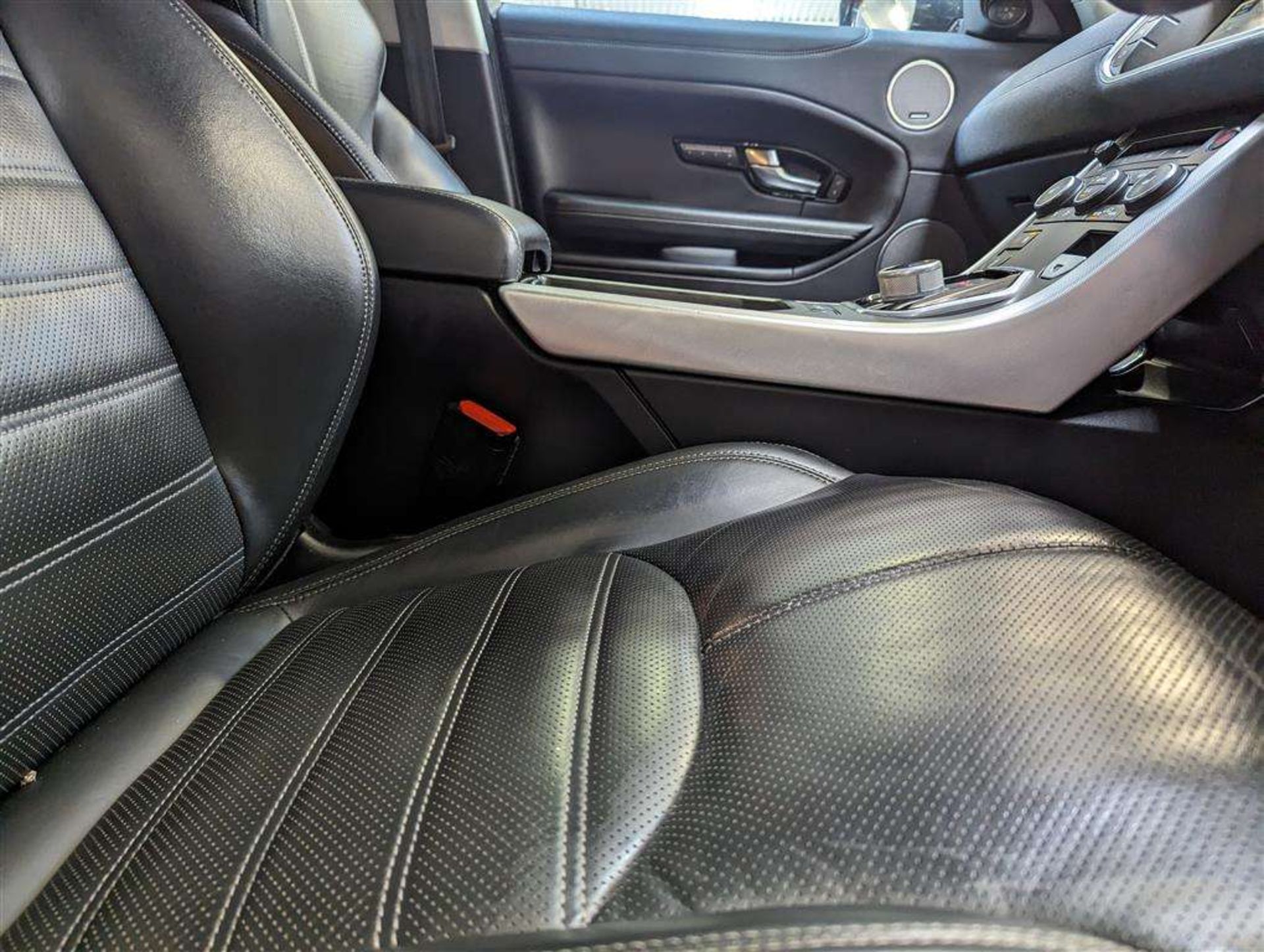 2015 LAND ROVER RANGE ROVER EVOQUE HSE DYN LUX - Image 25 of 30