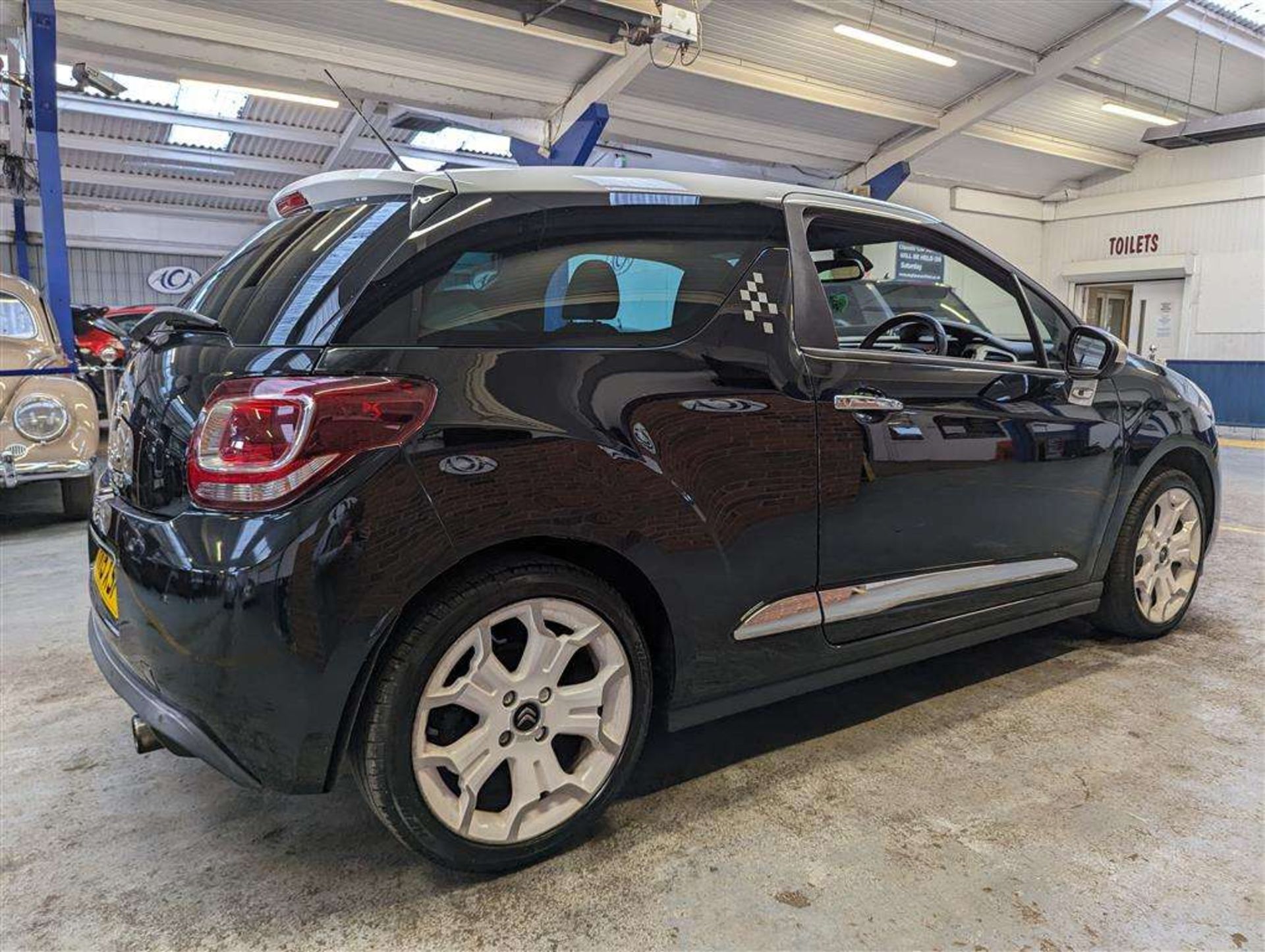 2015 CITROEN DS3 PURETECH DSTYLE ICE S - Image 10 of 26