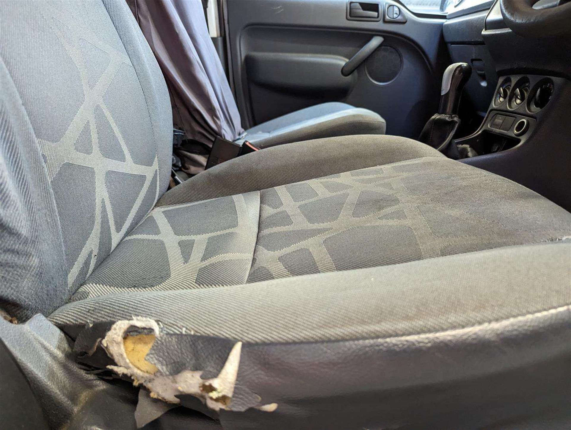 2011 FORD TRAN CONNECT 90 T230 - Image 28 of 28